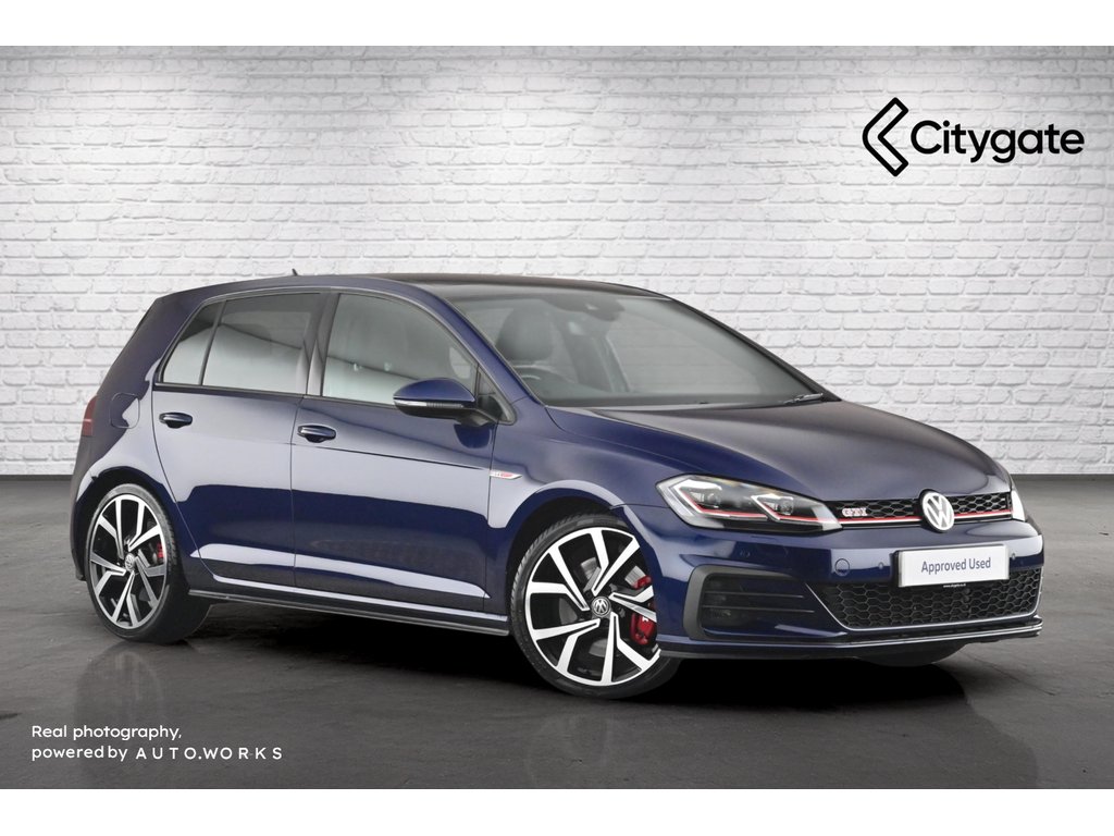 Main listing image - Volkswagen Golf