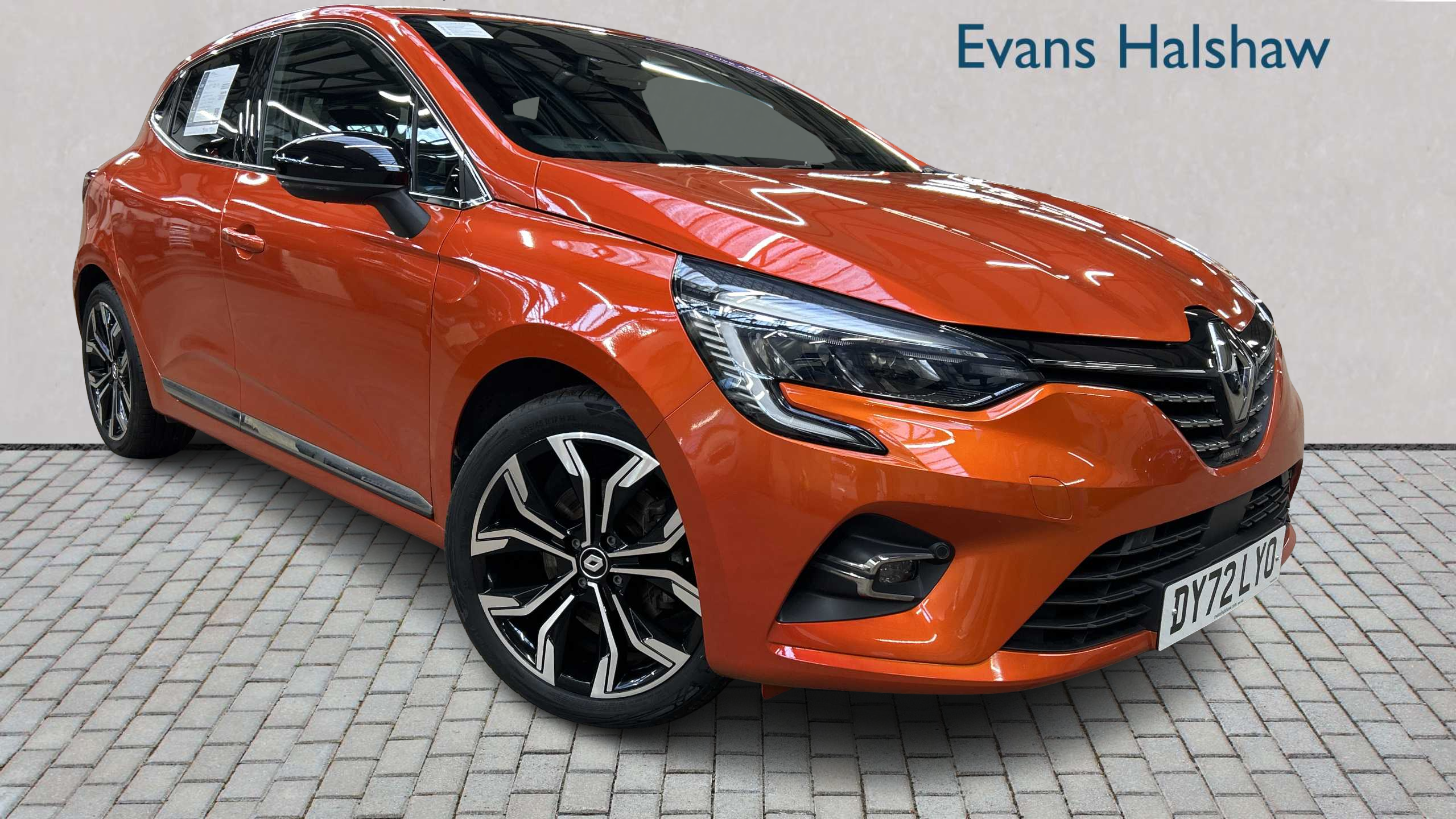 Main listing image - Renault Clio