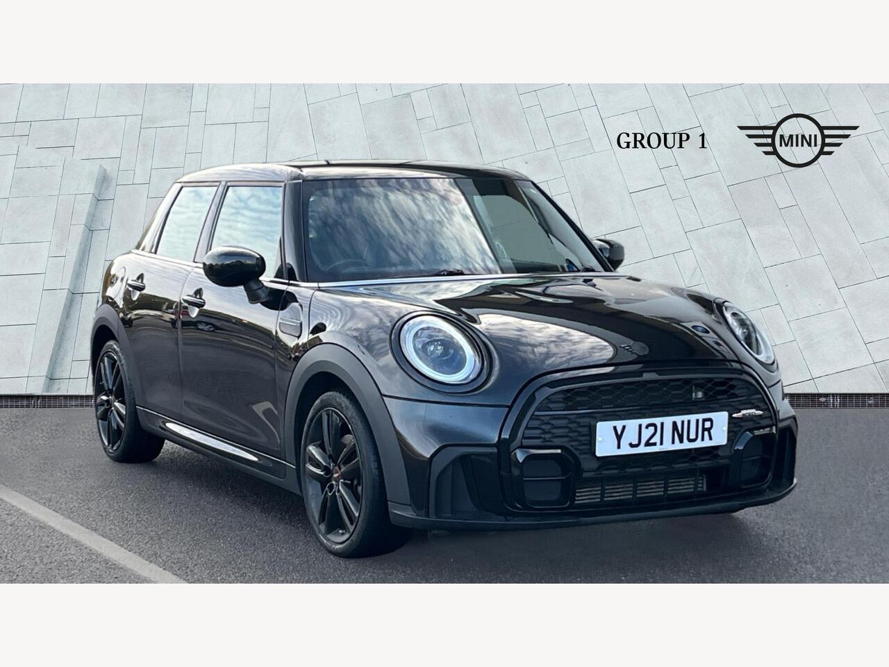 Main listing image - MINI Hatchback 5dr