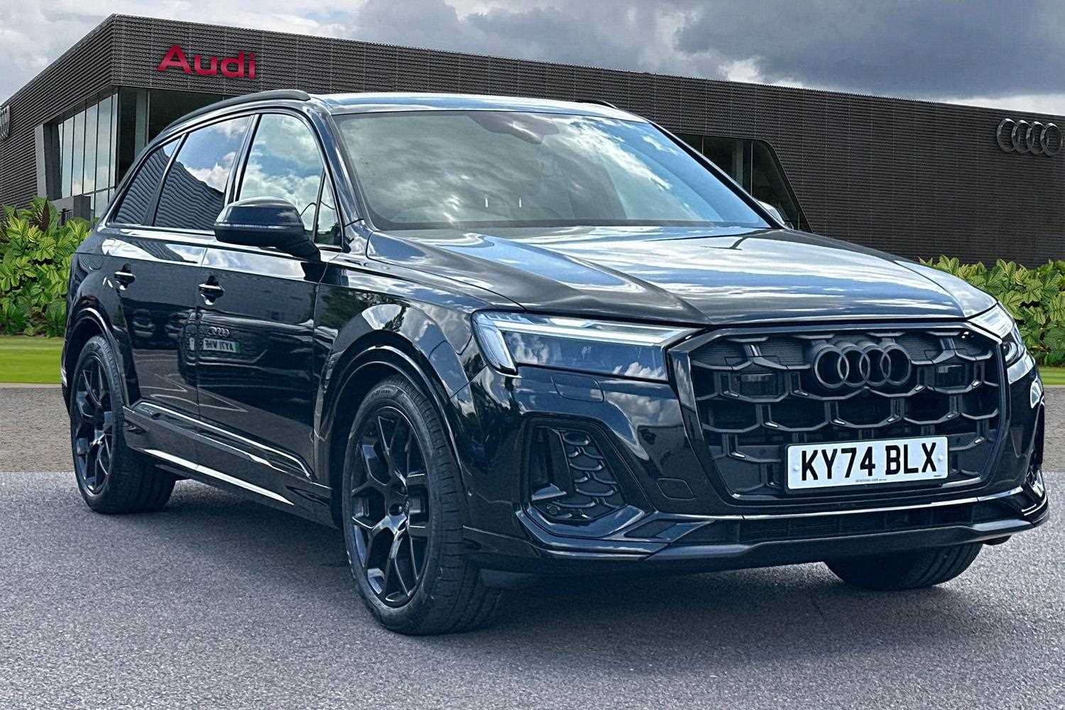 Main listing image - Audi Q7