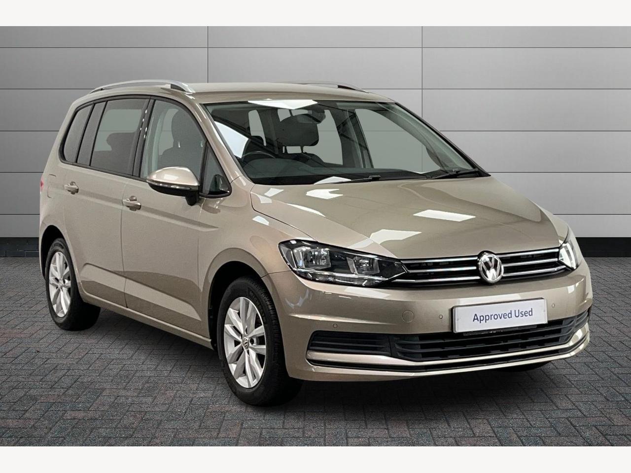 Main listing image - Volkswagen Touran