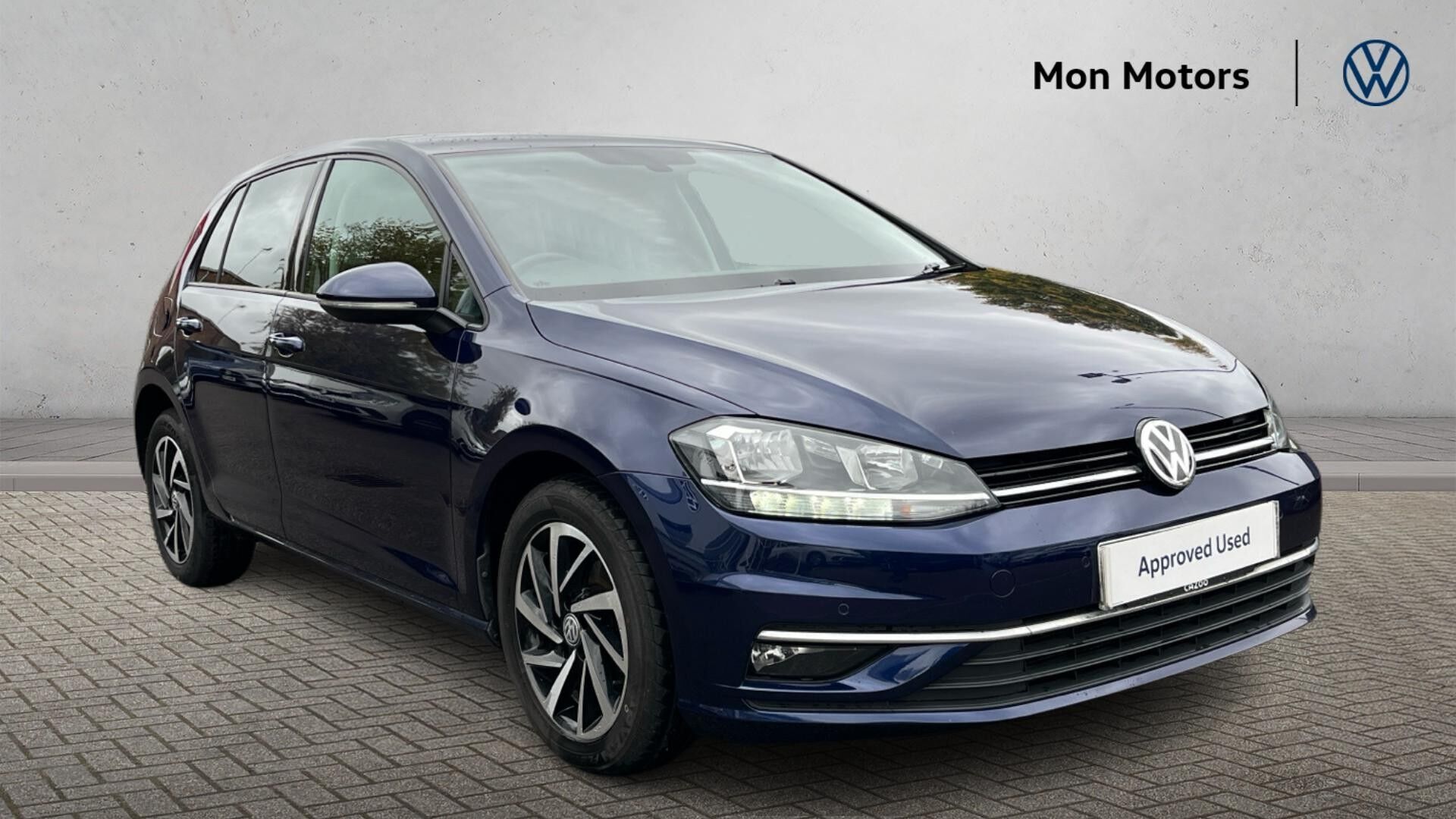 Main listing image - Volkswagen Golf