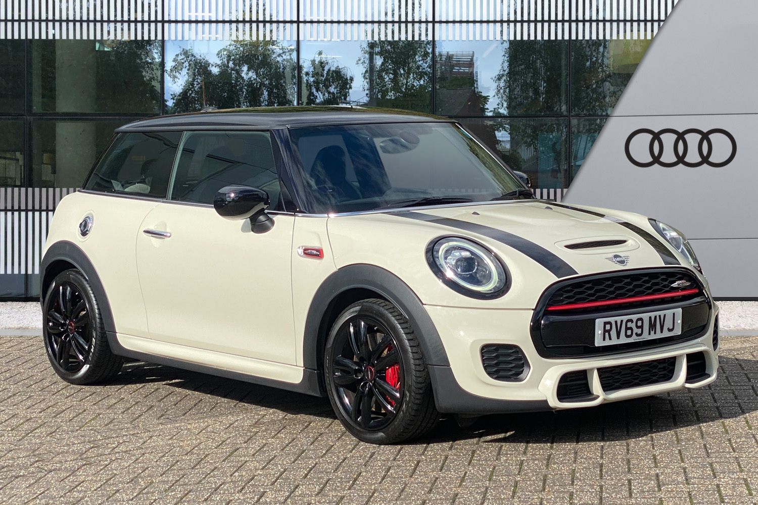 Main listing image - MINI Hatchback