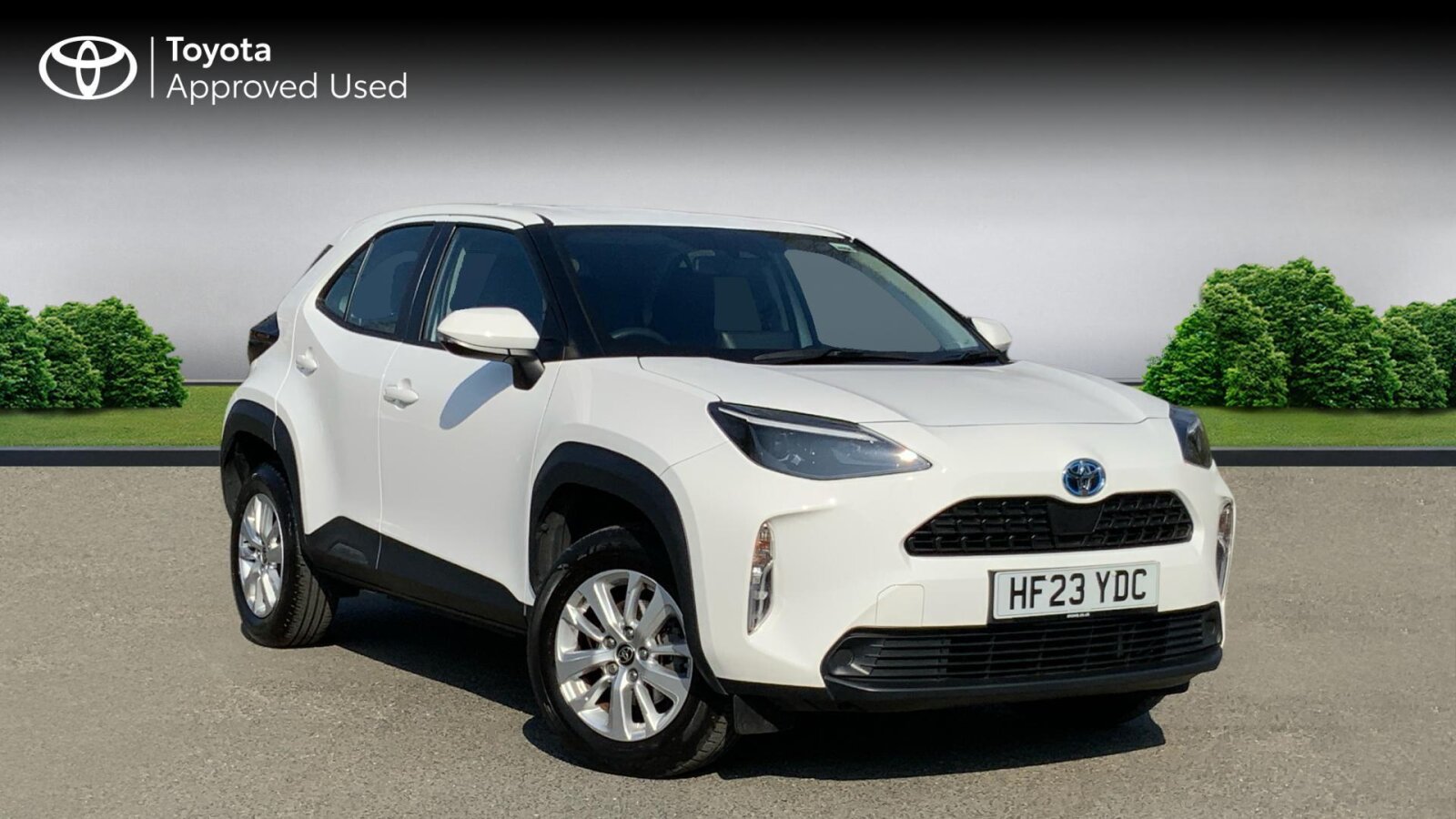 Main listing image - Toyota Yaris Cross