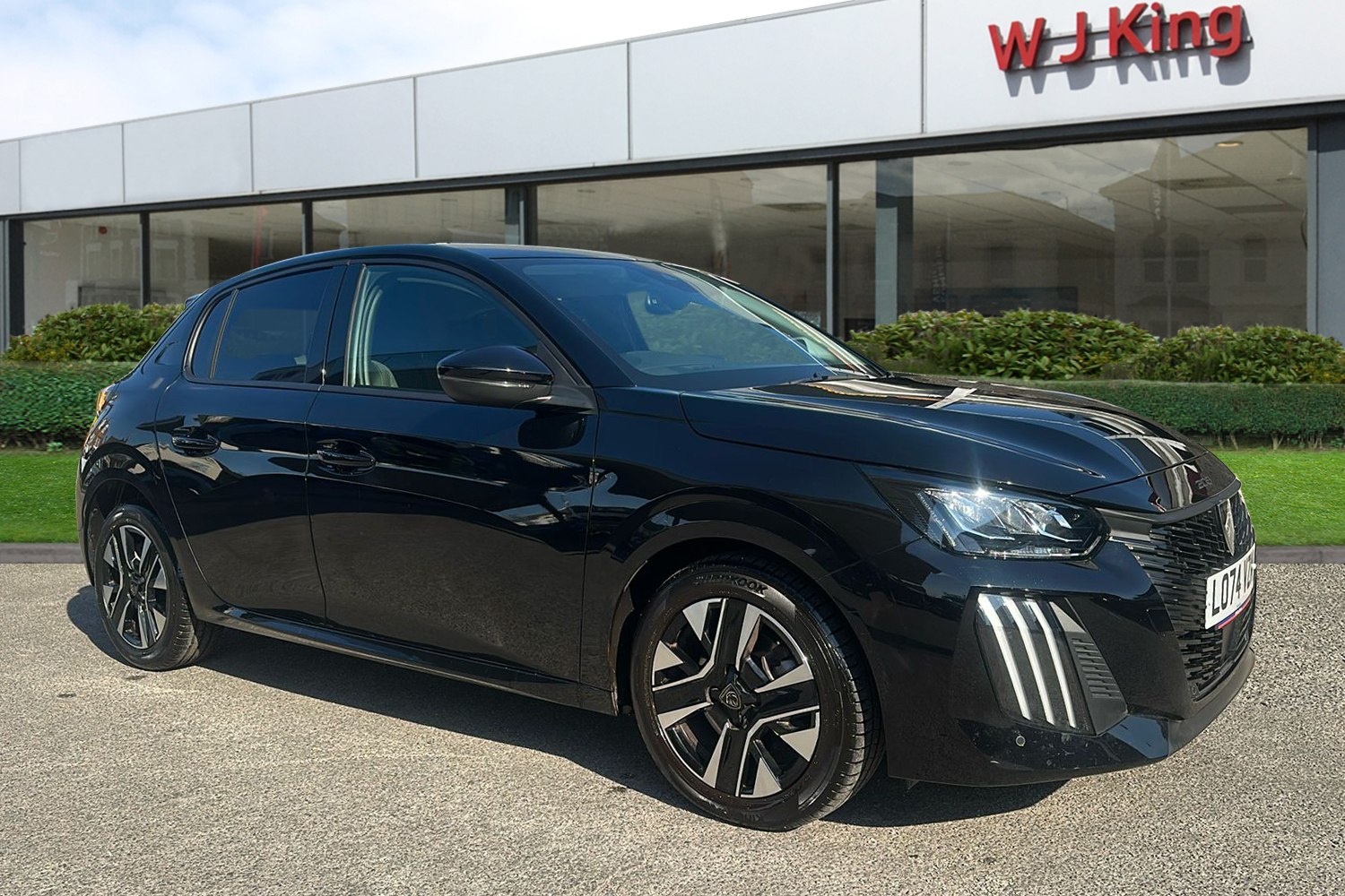 Main listing image - Peugeot 208