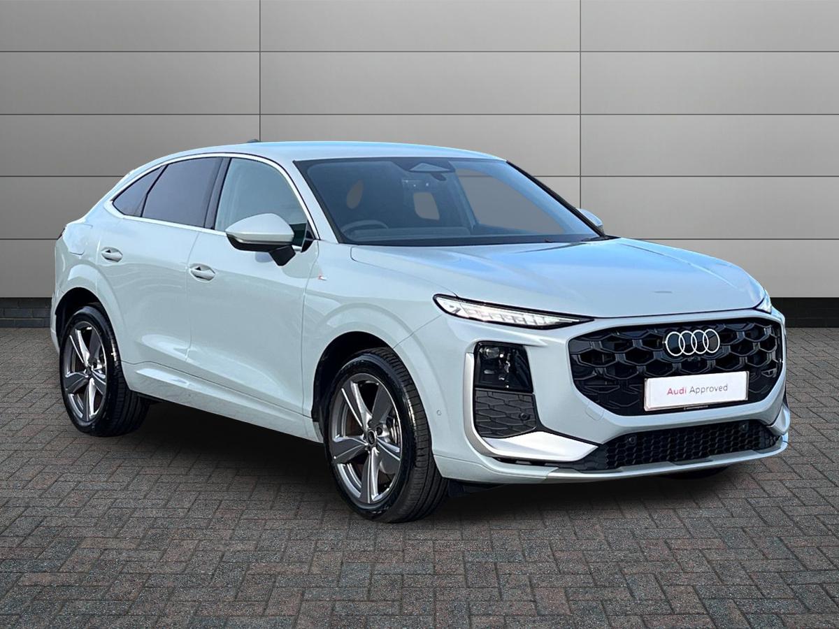 Main listing image - Audi Q3