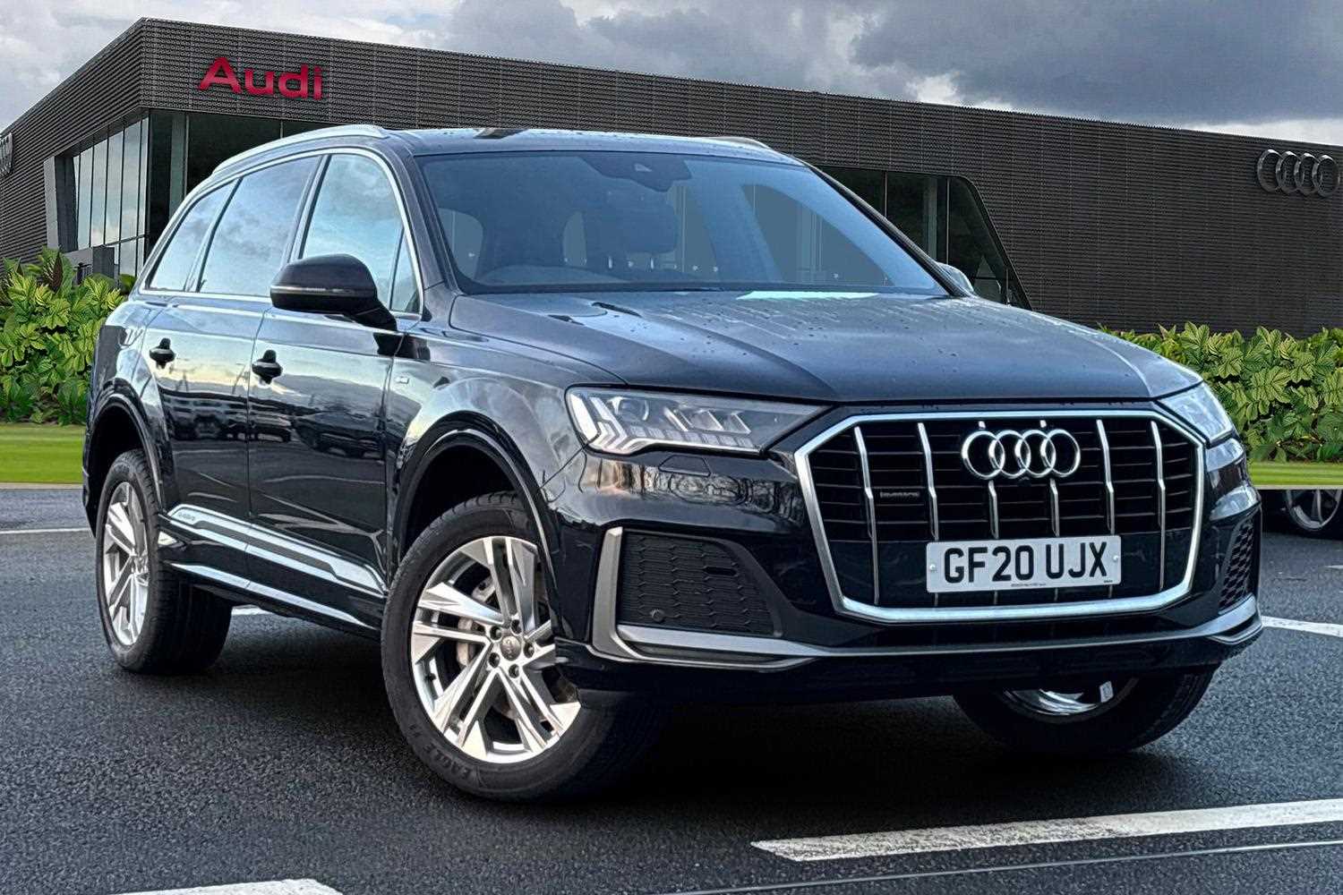 Main listing image - Audi Q7