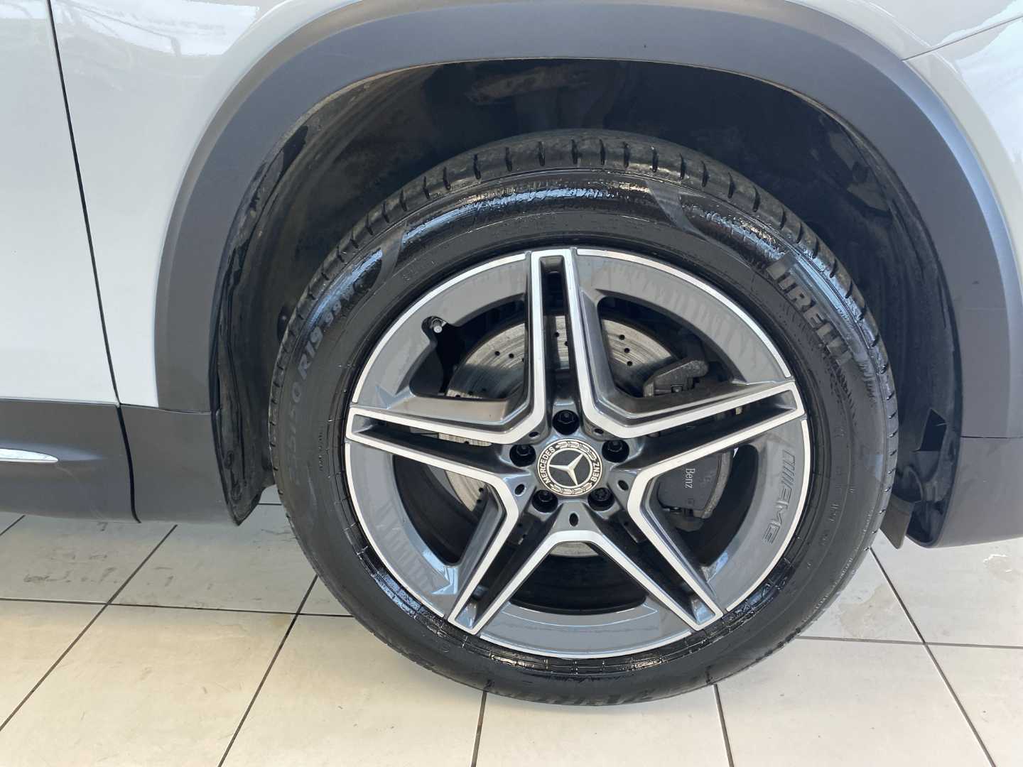 Main listing image - Mercedes-Benz GLB