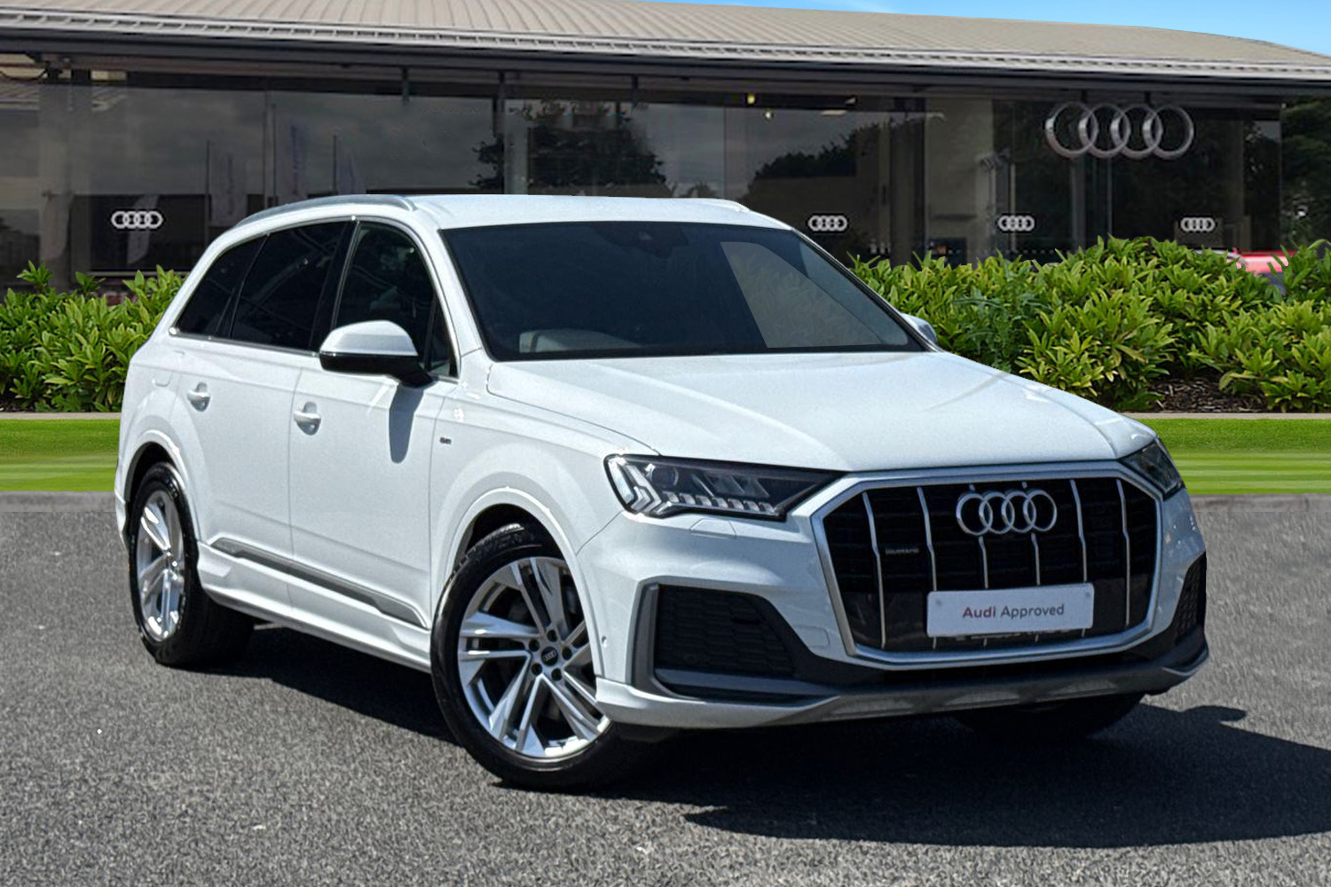 Main listing image - Audi Q7