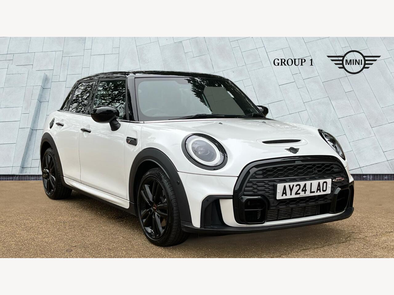 Main listing image - MINI Hatchback 5dr