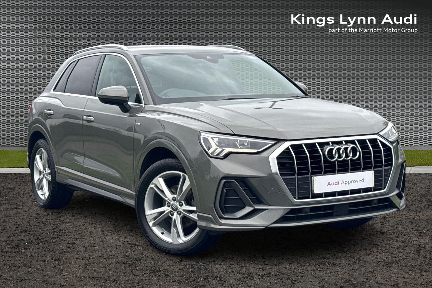 Main listing image - Audi Q3