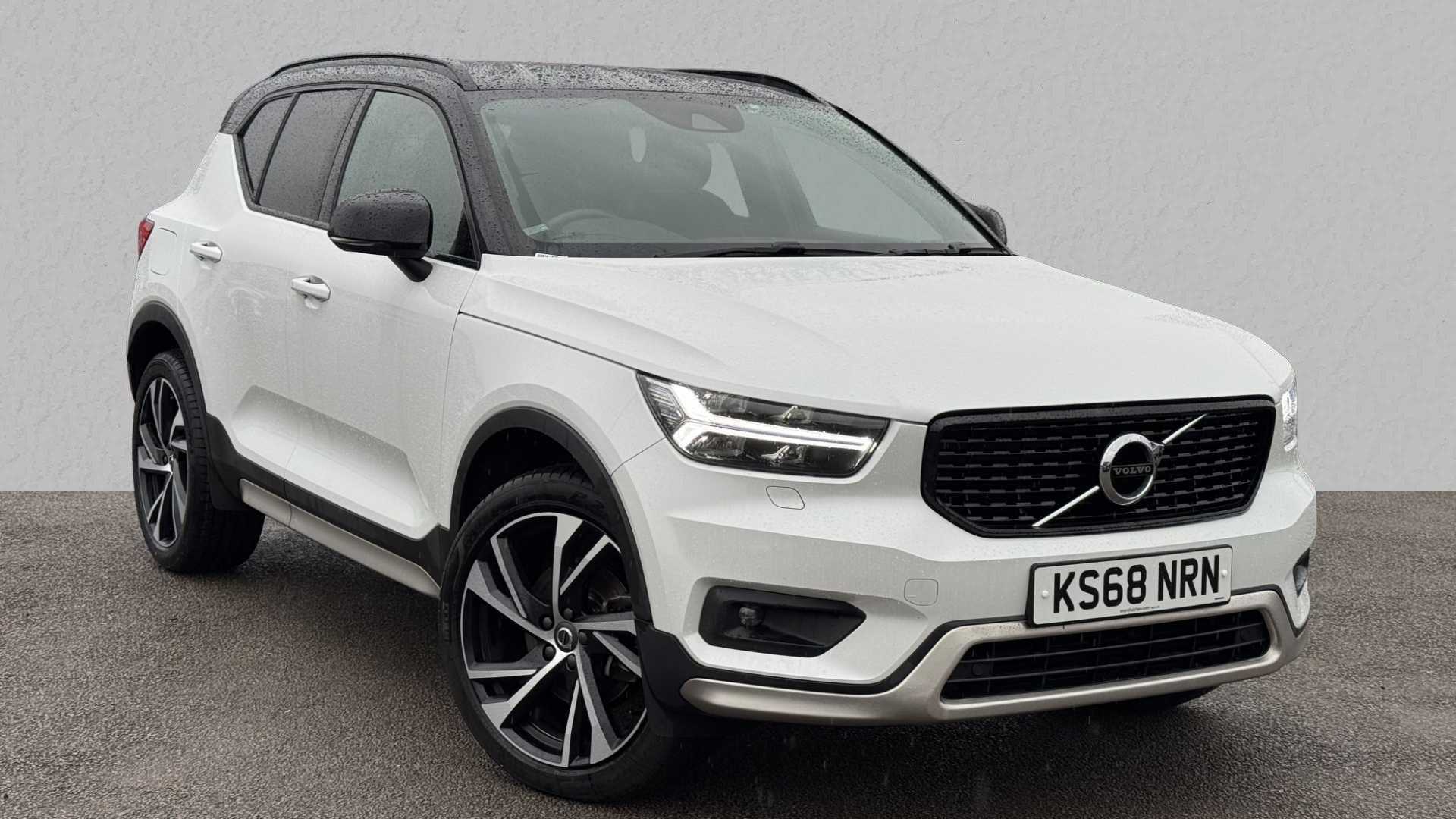 Main listing image - Volvo XC40