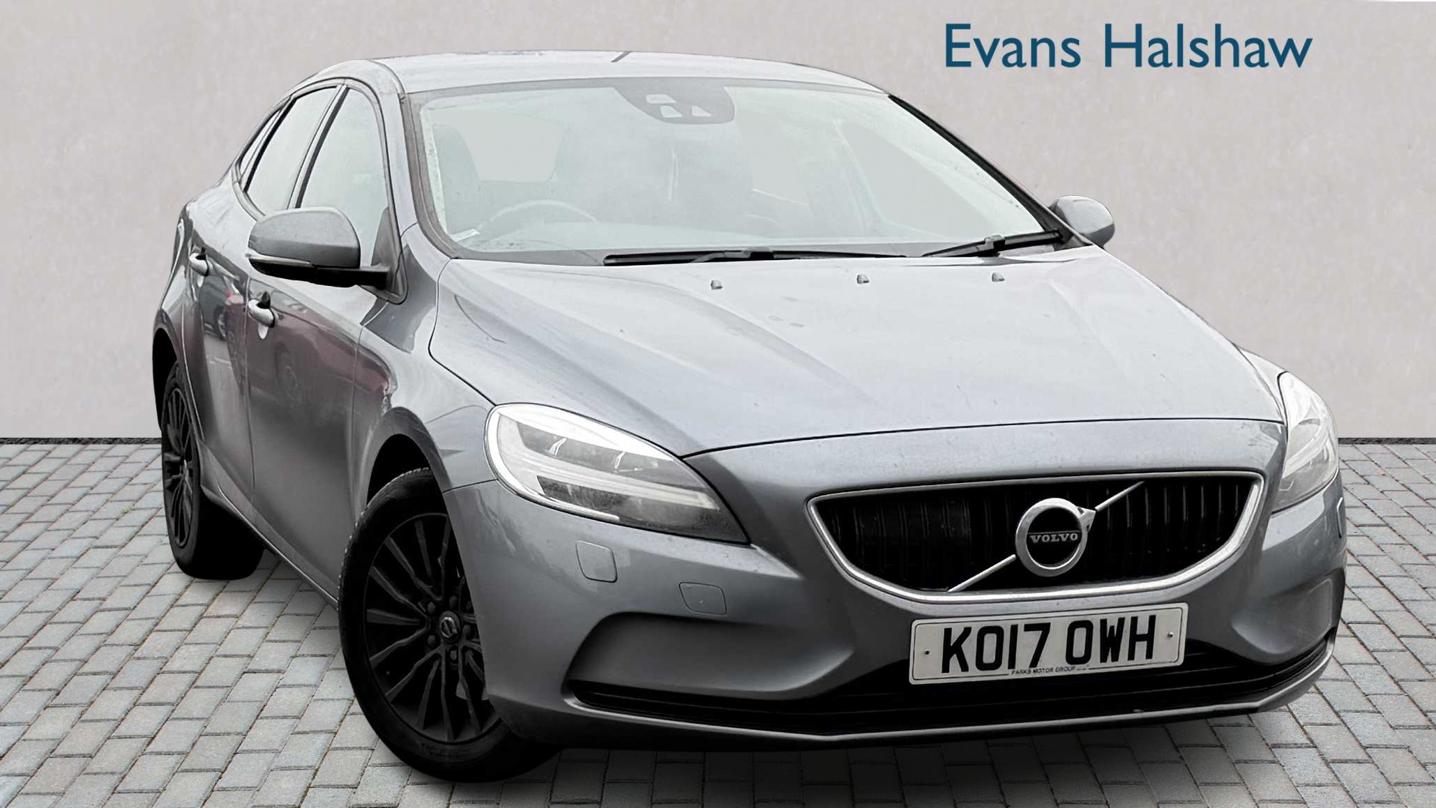 Main listing image - Volvo V40