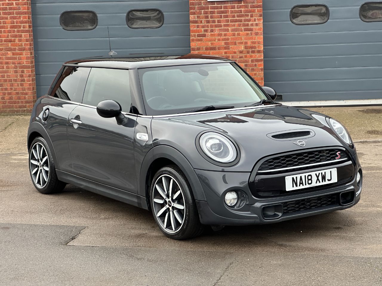 Main listing image - MINI Hatchback