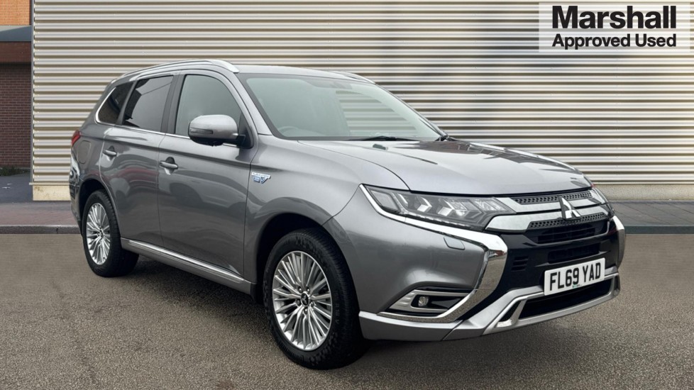 Main listing image - Mitsubishi Outlander