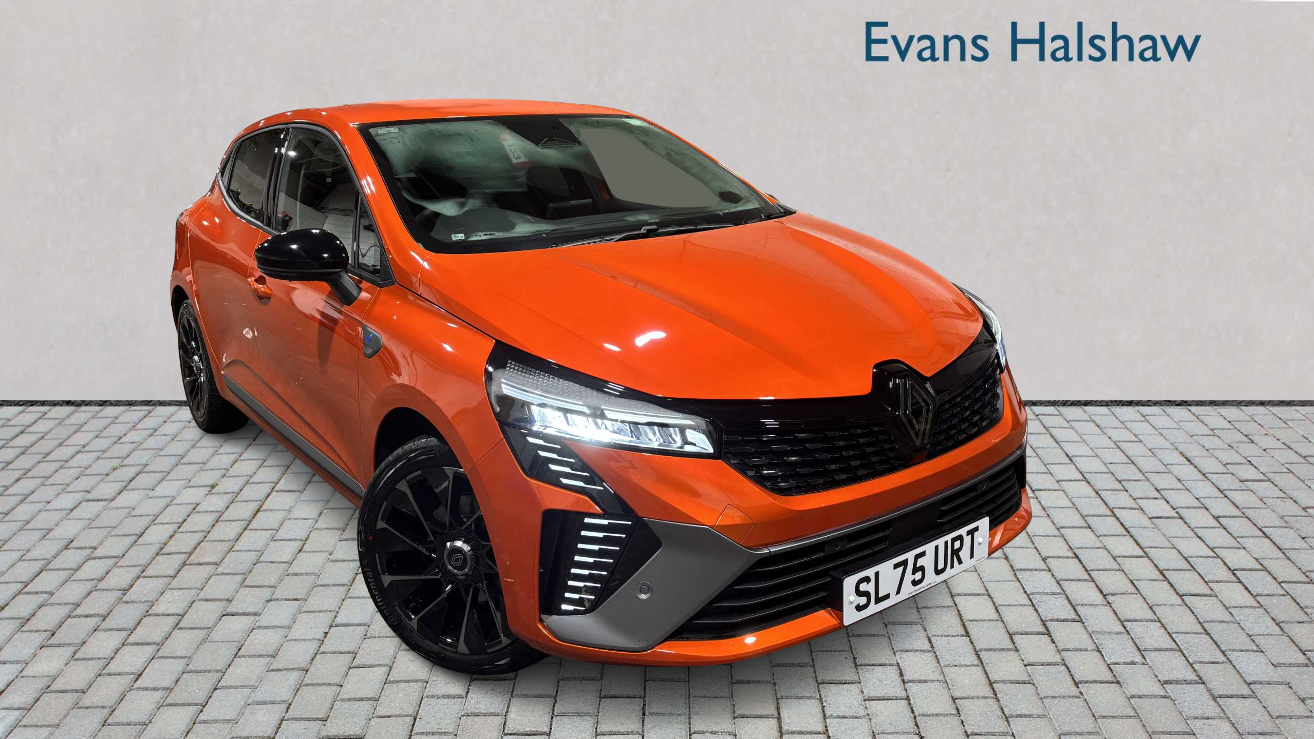 Main listing image - Renault Clio