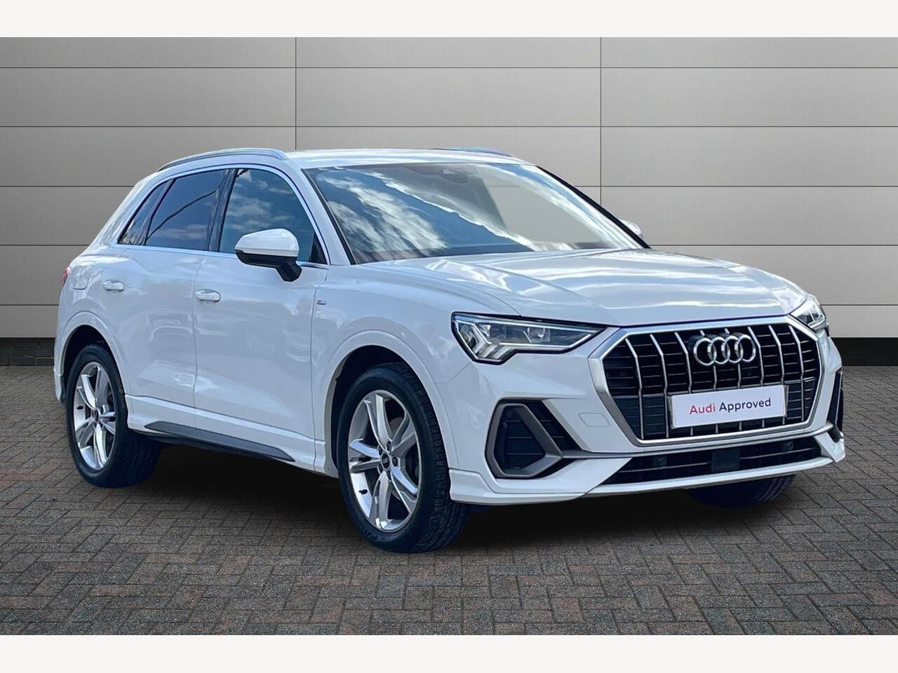 Main listing image - Audi Q3