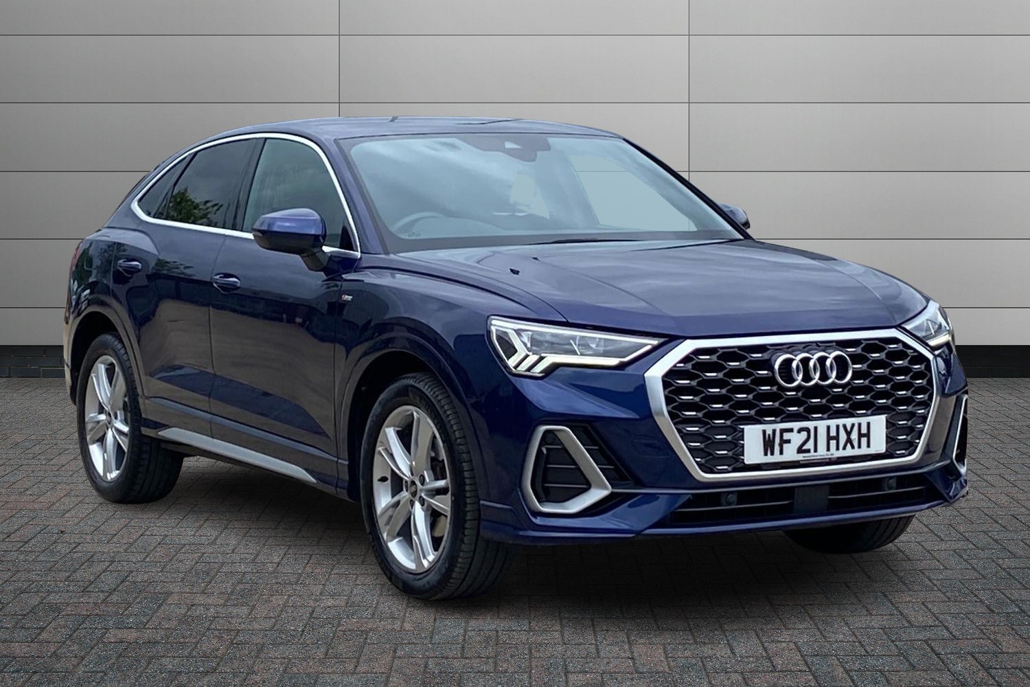 Main listing image - Audi Q3