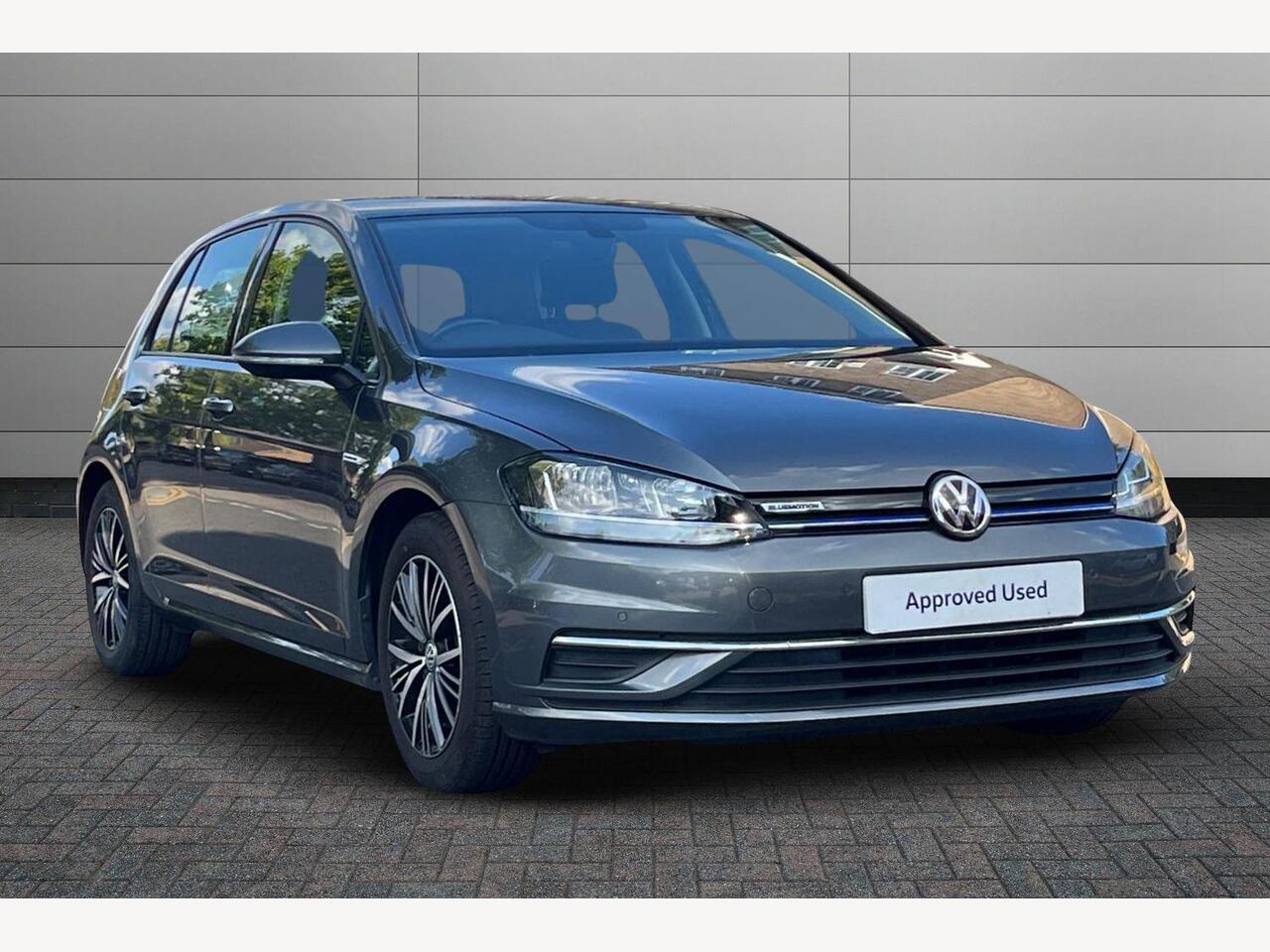 Main listing image - Volkswagen Golf