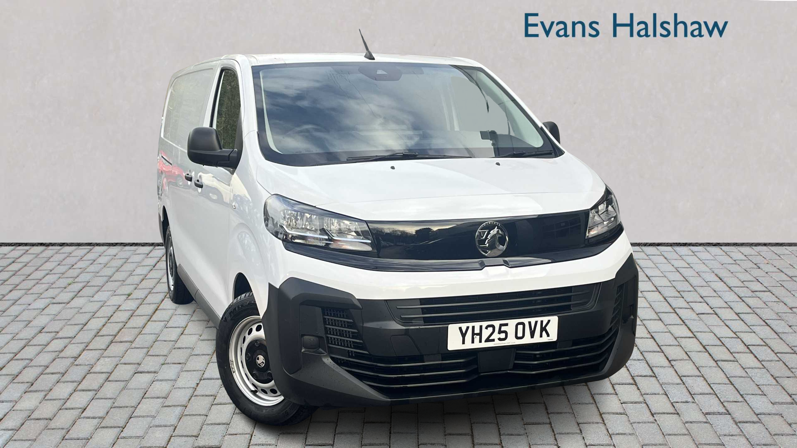 Main listing image - Vauxhall Vivaro