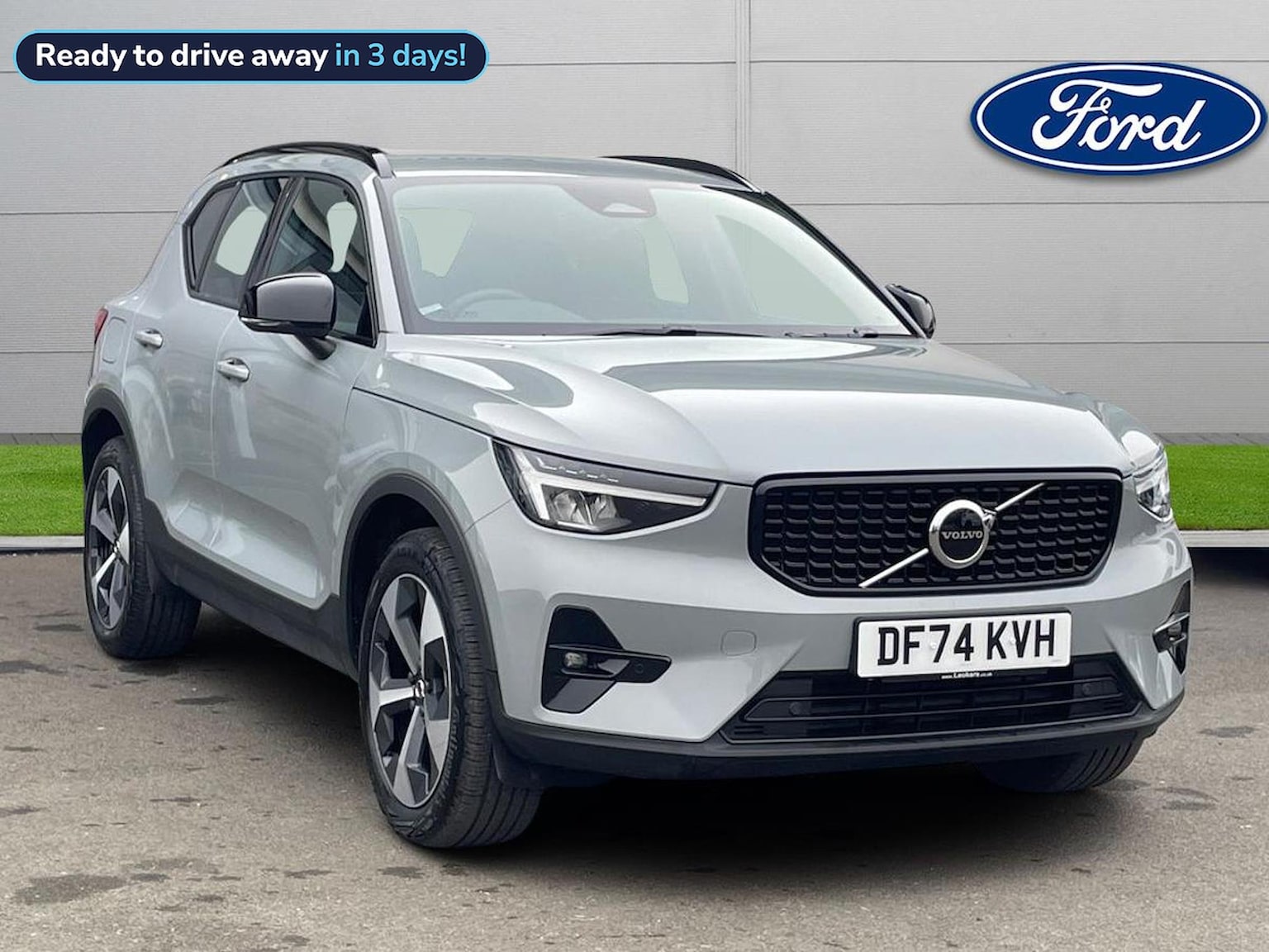 Main listing image - Volvo XC40