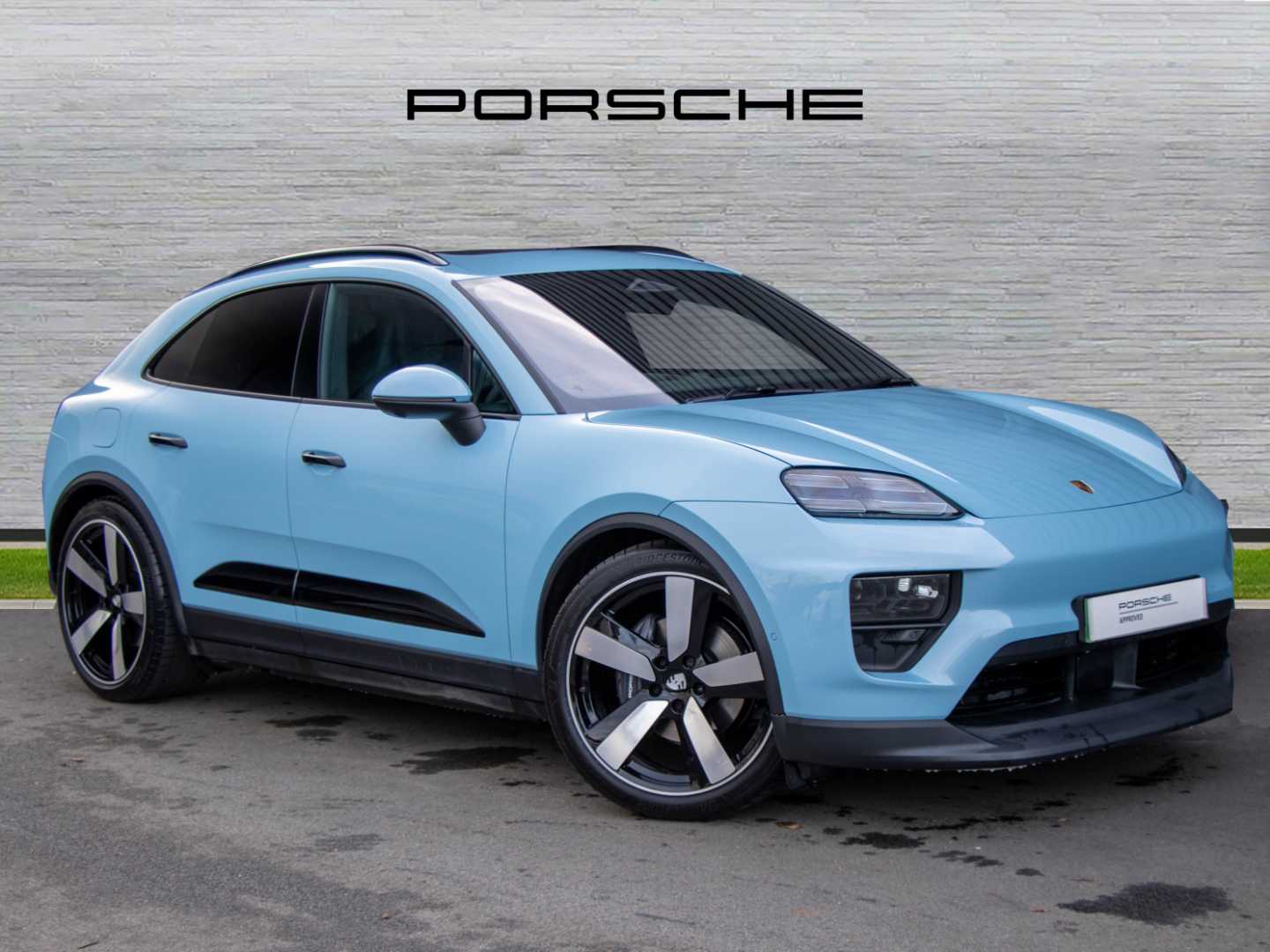 Main listing image - Porsche Macan