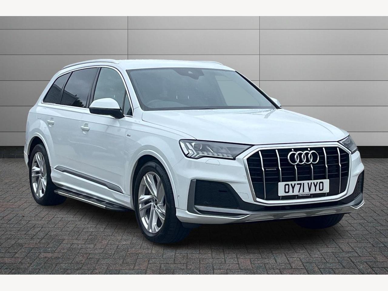 Main listing image - Audi Q7