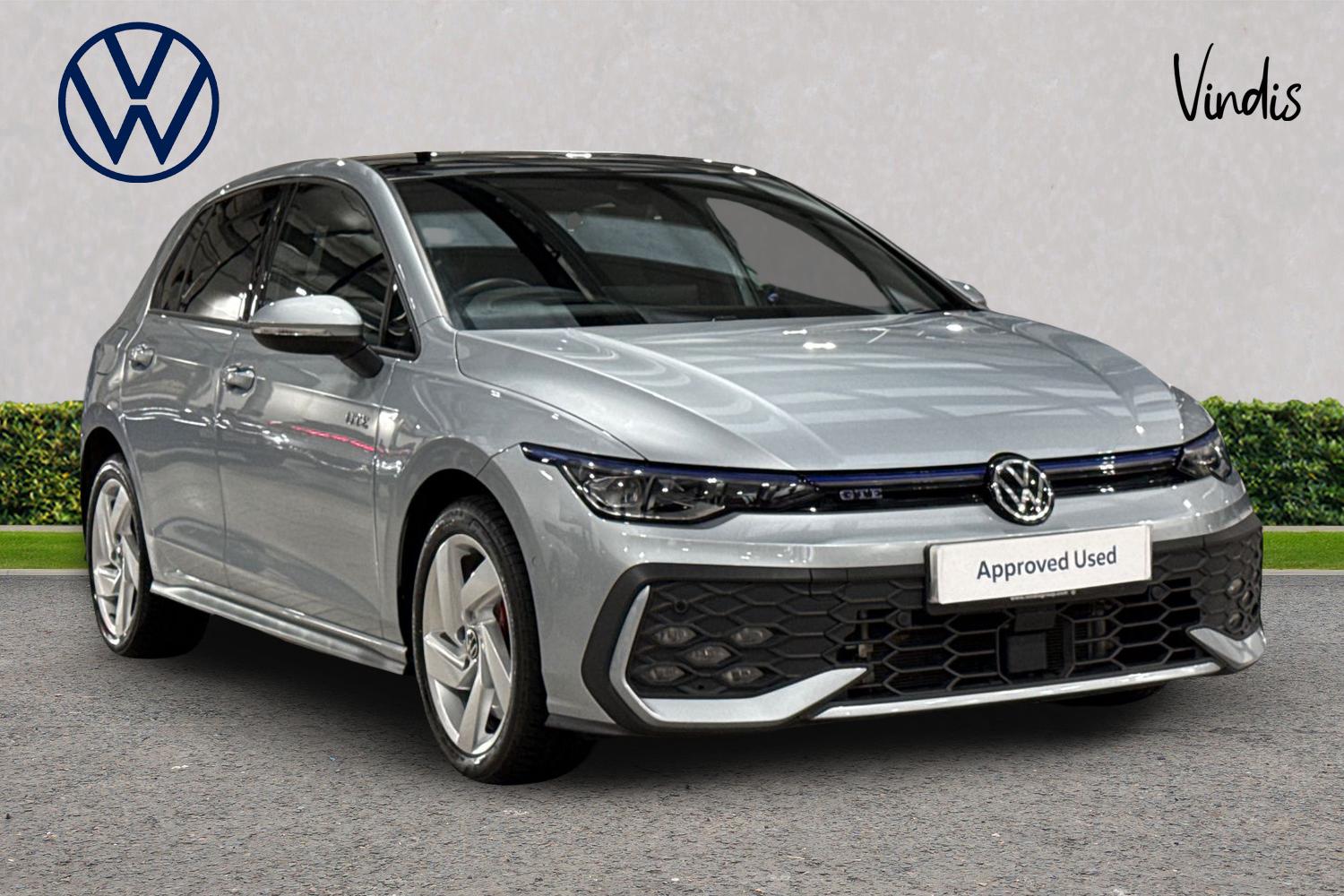 Main listing image - Volkswagen Golf GTE