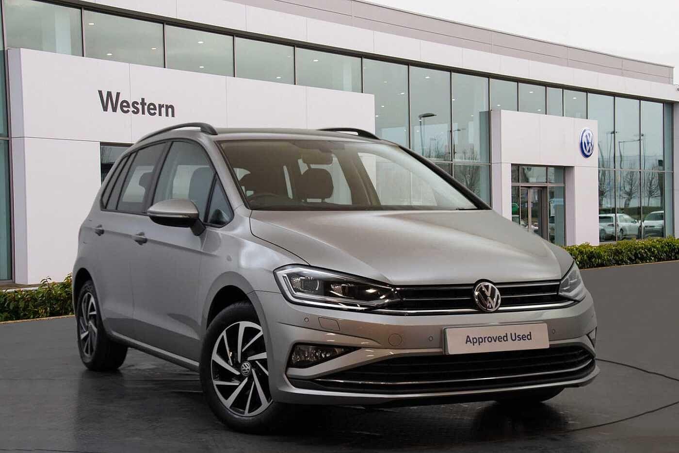 Main listing image - Volkswagen Golf SV