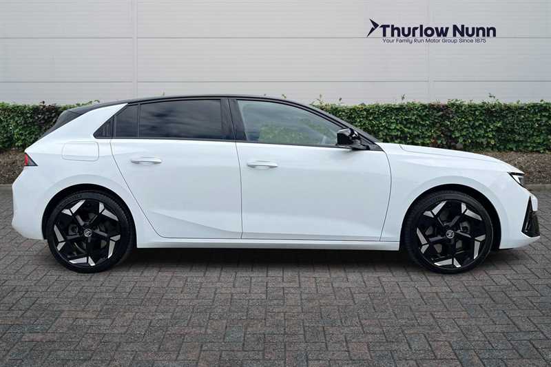 Main listing image - Vauxhall Astra