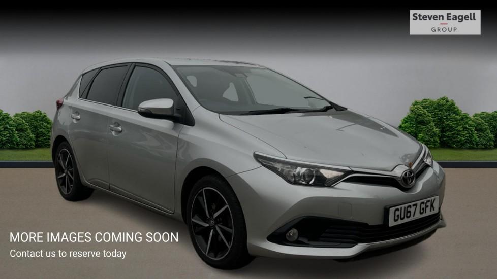 Main listing image - Toyota Auris