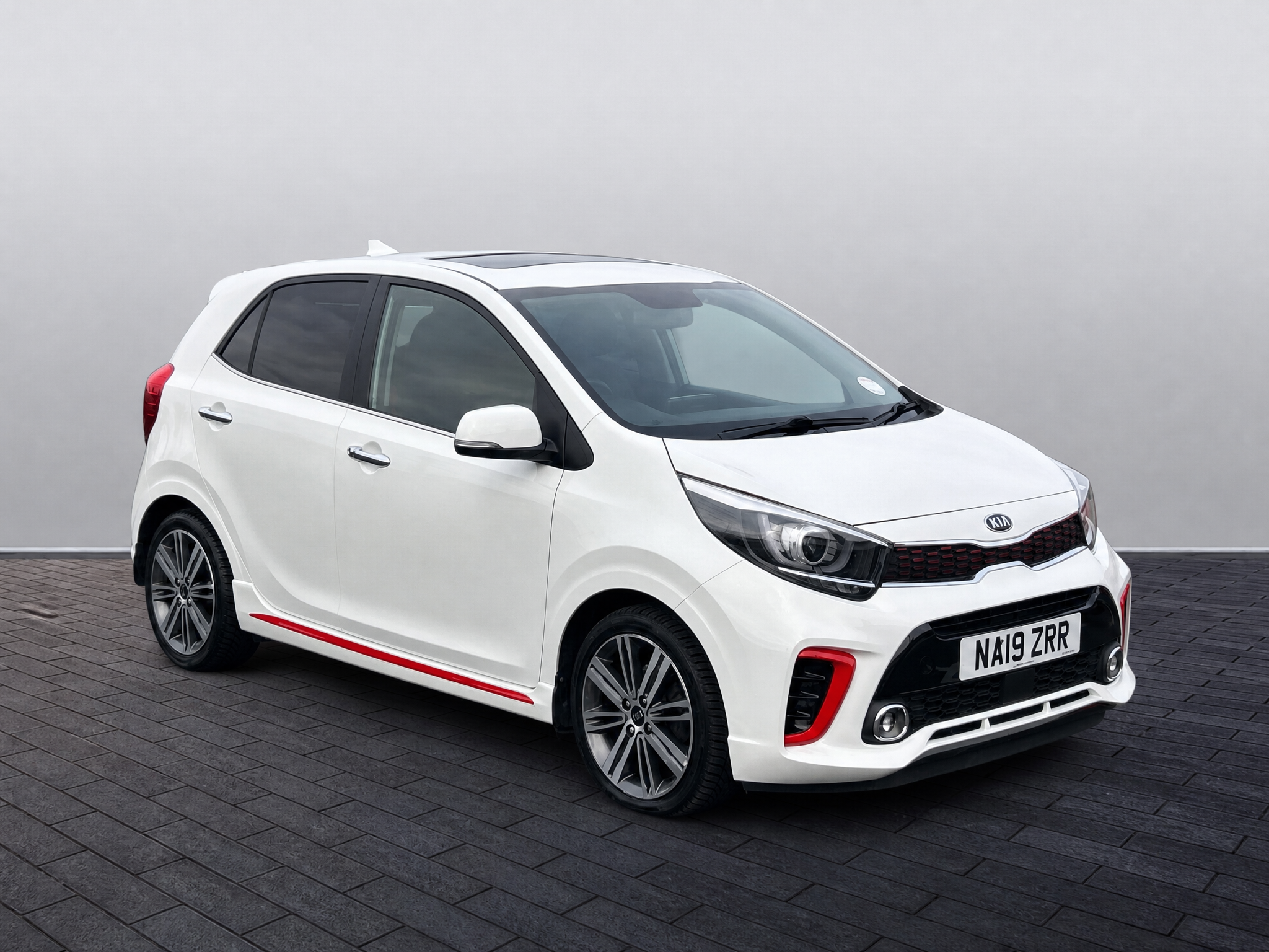 Main listing image - Kia Picanto