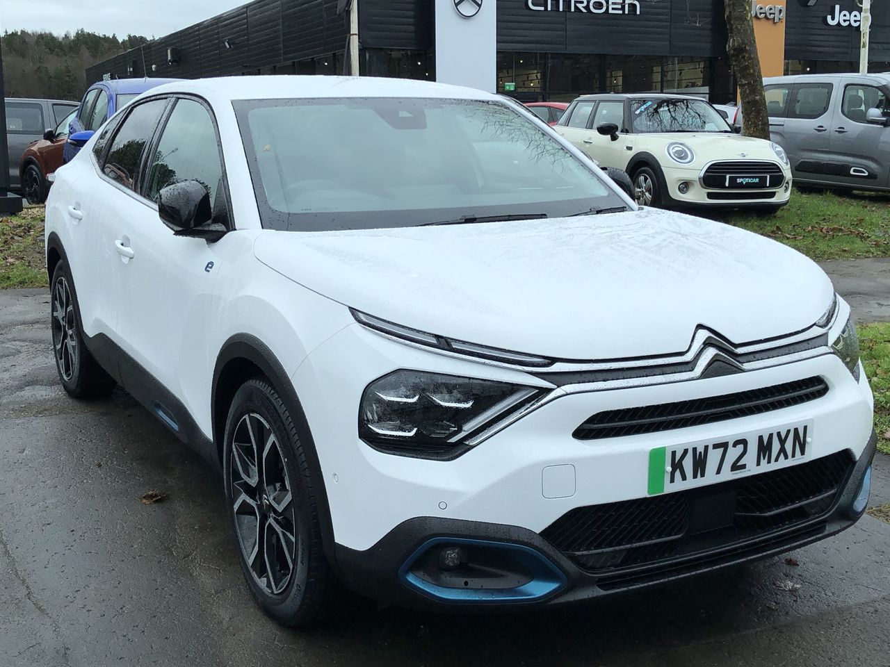 Main listing image - Citroen C4 X