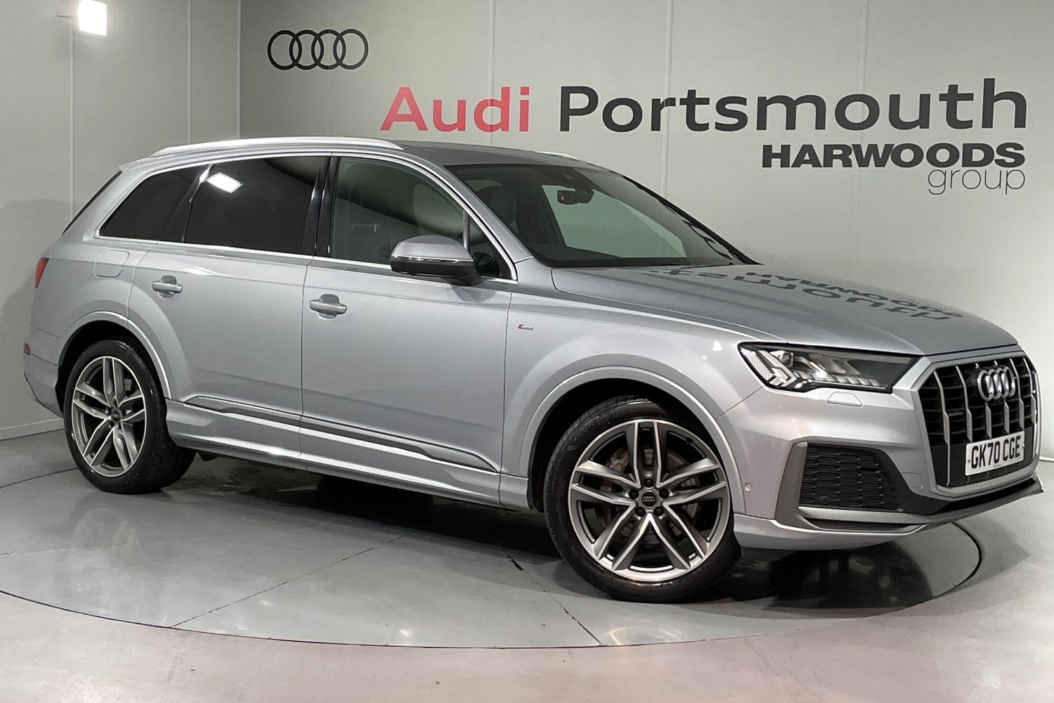 Main listing image - Audi Q7