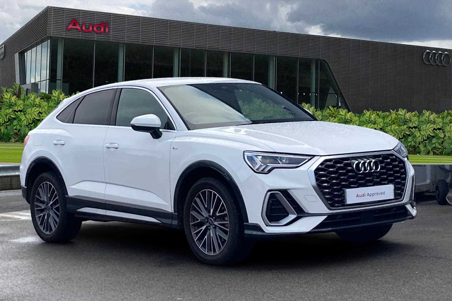 Main listing image - Audi Q3