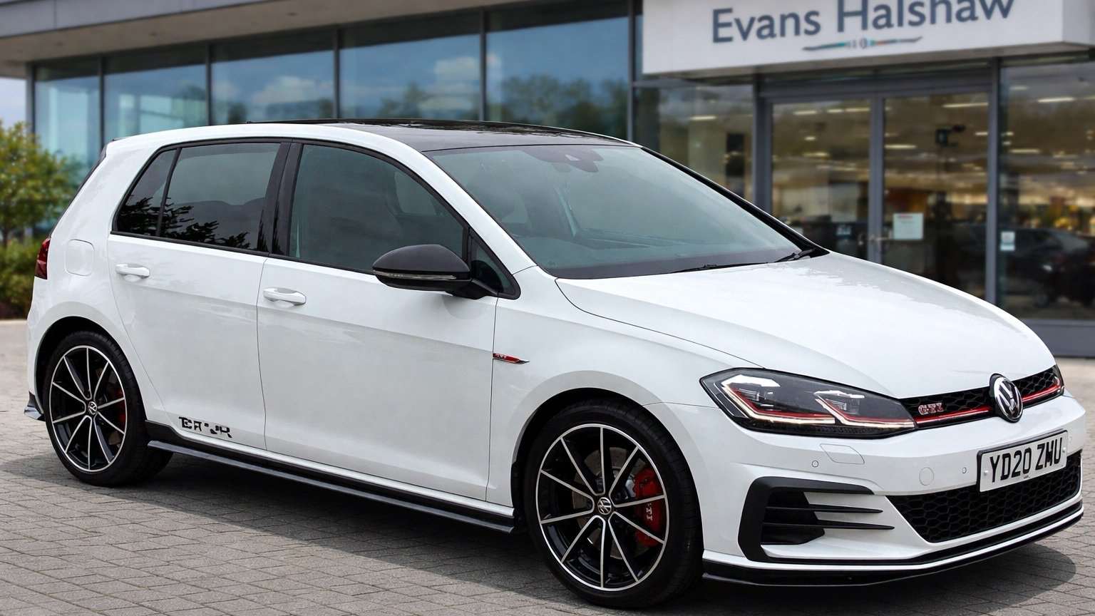 Main listing image - Volkswagen Golf GTI