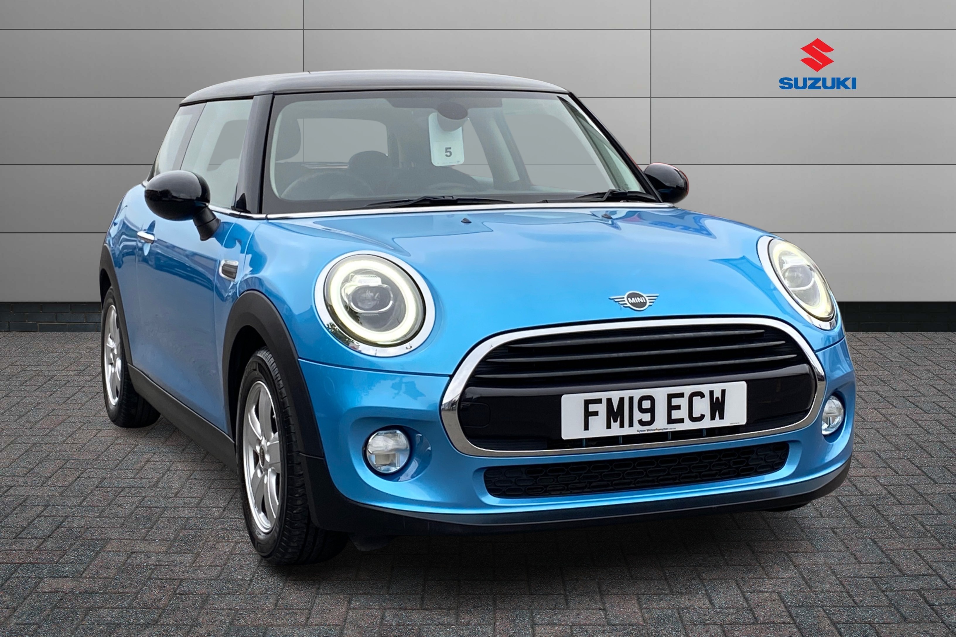 Main listing image - MINI Hatchback