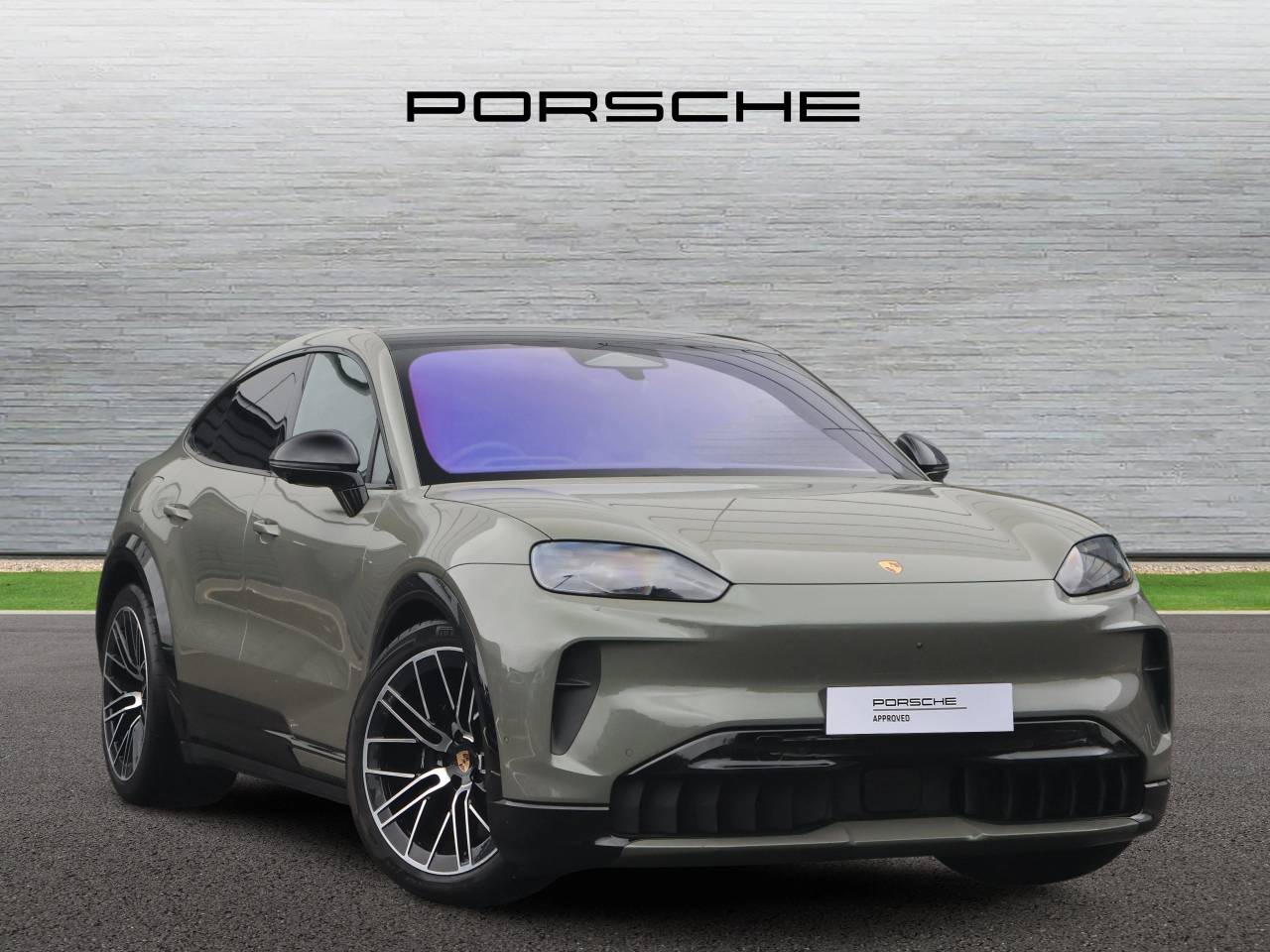 Main listing image - Porsche Cayenne Electric