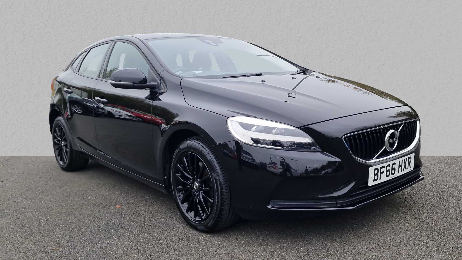 Main listing image - Volvo V40