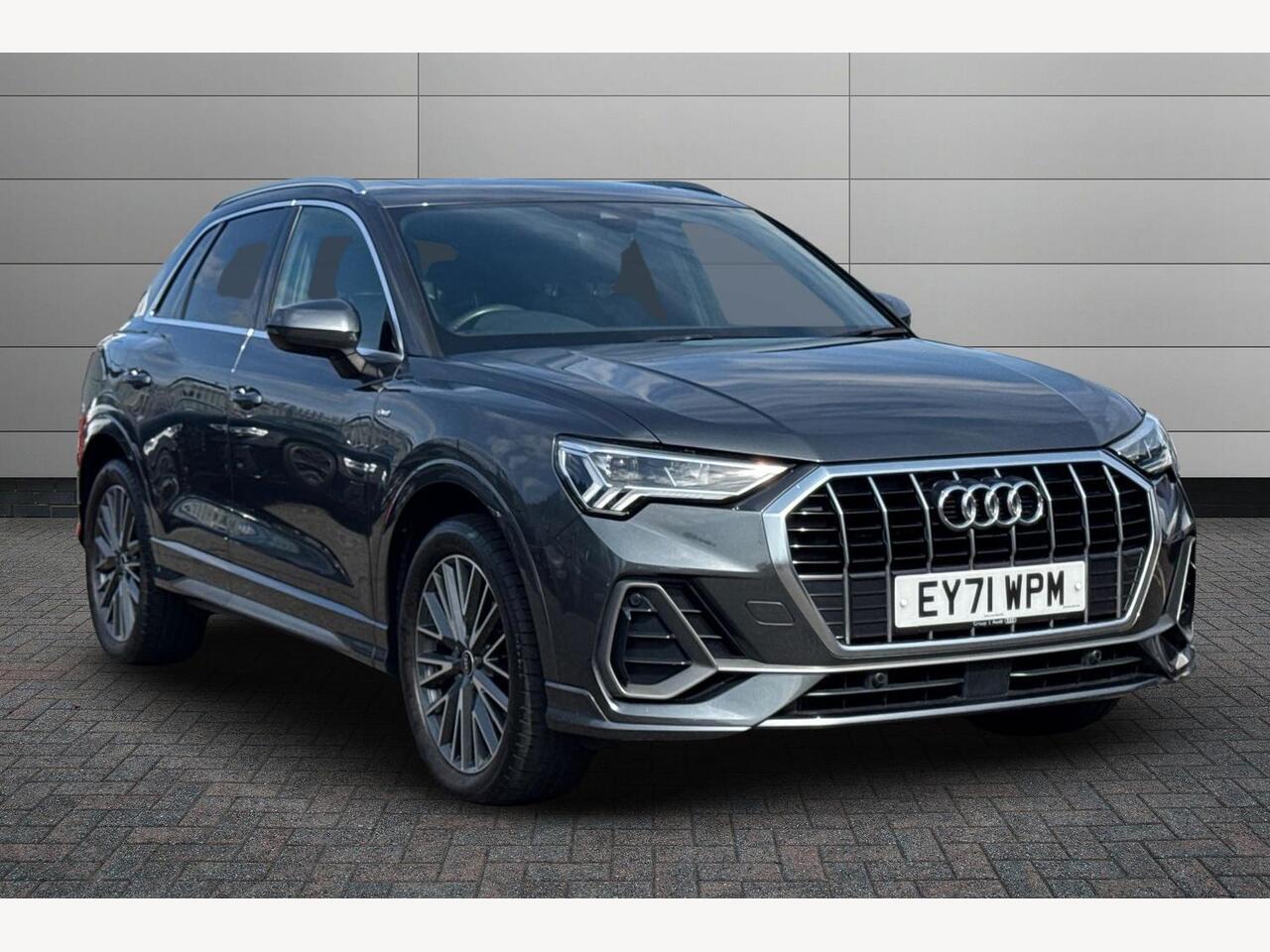 Main listing image - Audi Q3