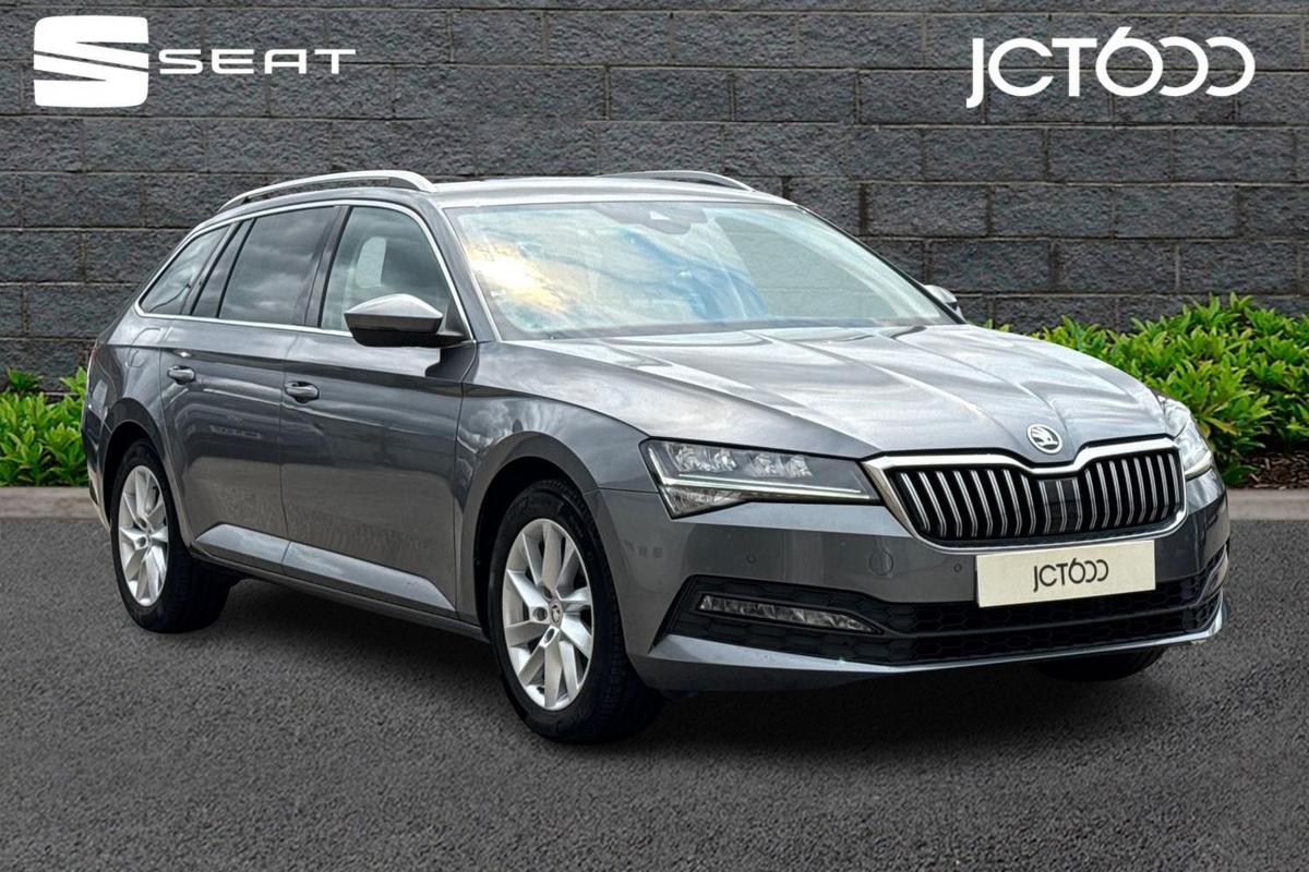 Main listing image - Skoda Superb Estate