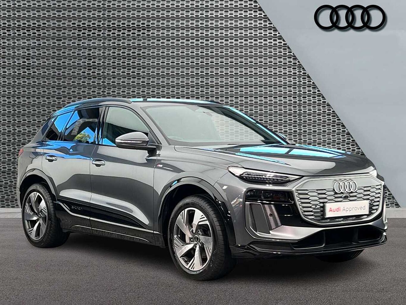 Main listing image - Audi Q6