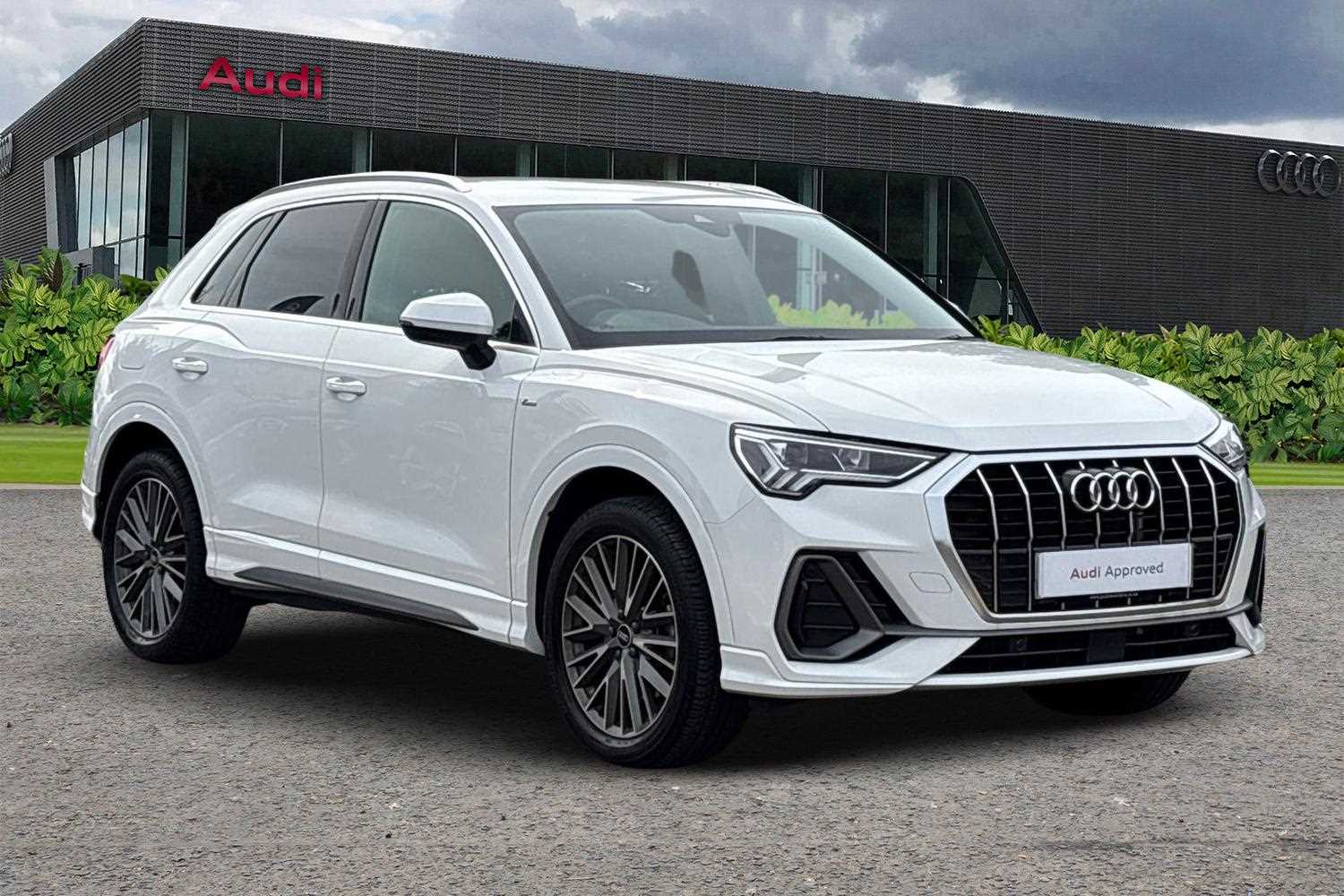 Main listing image - Audi Q3