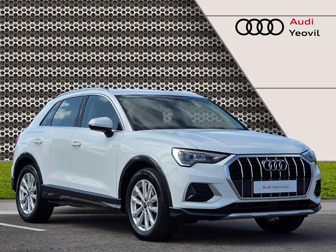 Main listing image - Audi Q3