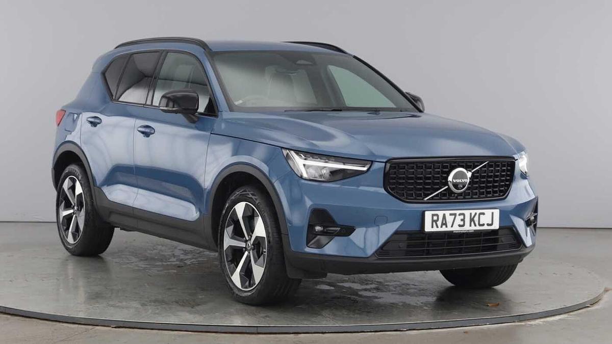 Main listing image - Volvo XC40