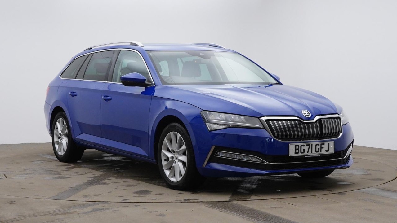 Main listing image - Skoda Superb Estate