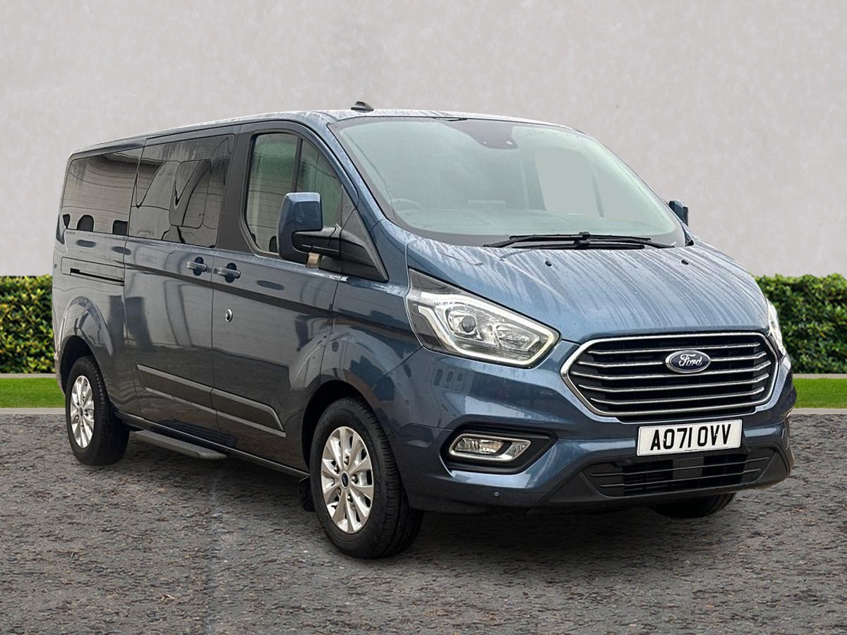 Main listing image - Ford Tourneo Custom