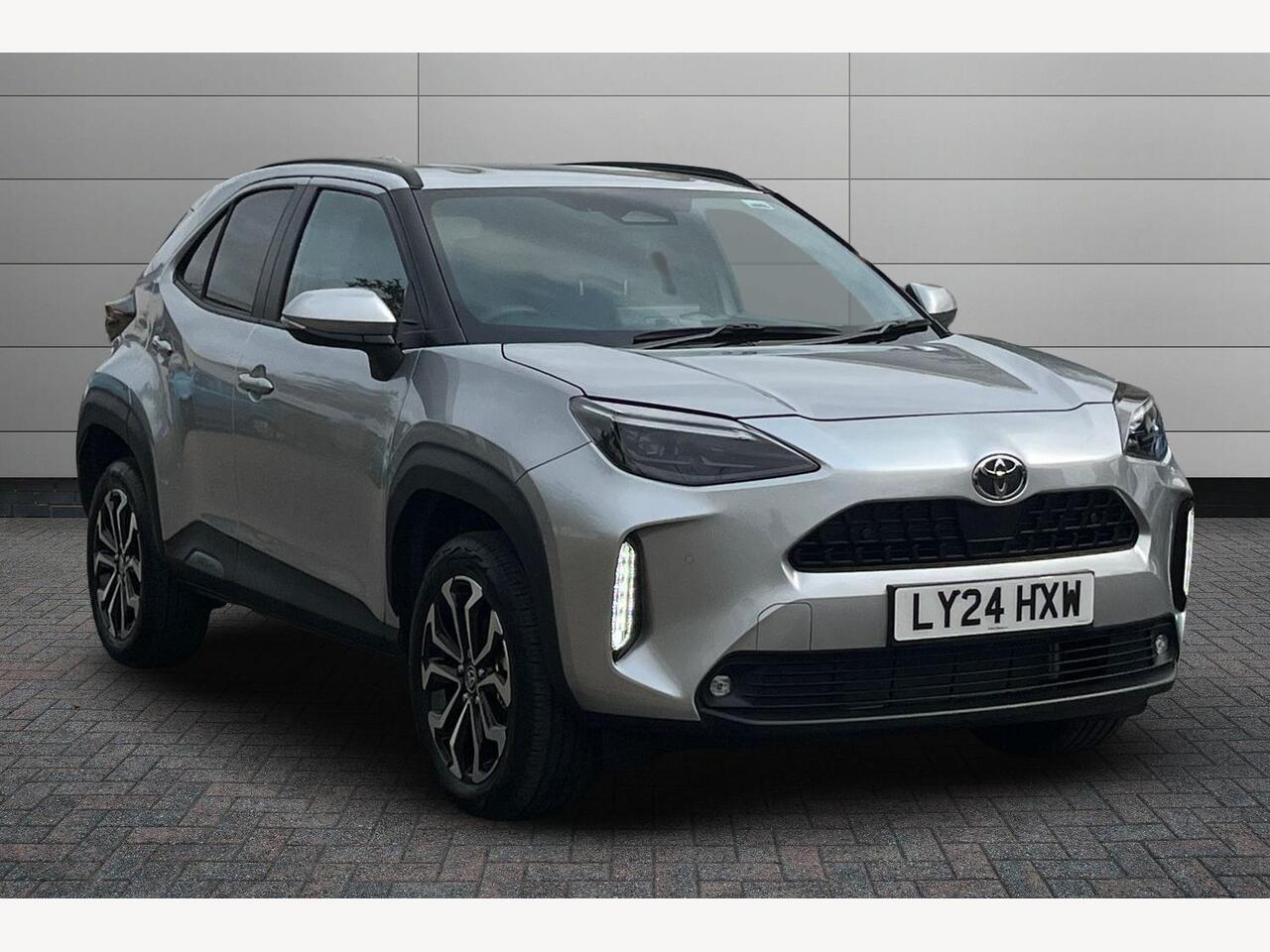 Main listing image - Toyota Yaris Cross