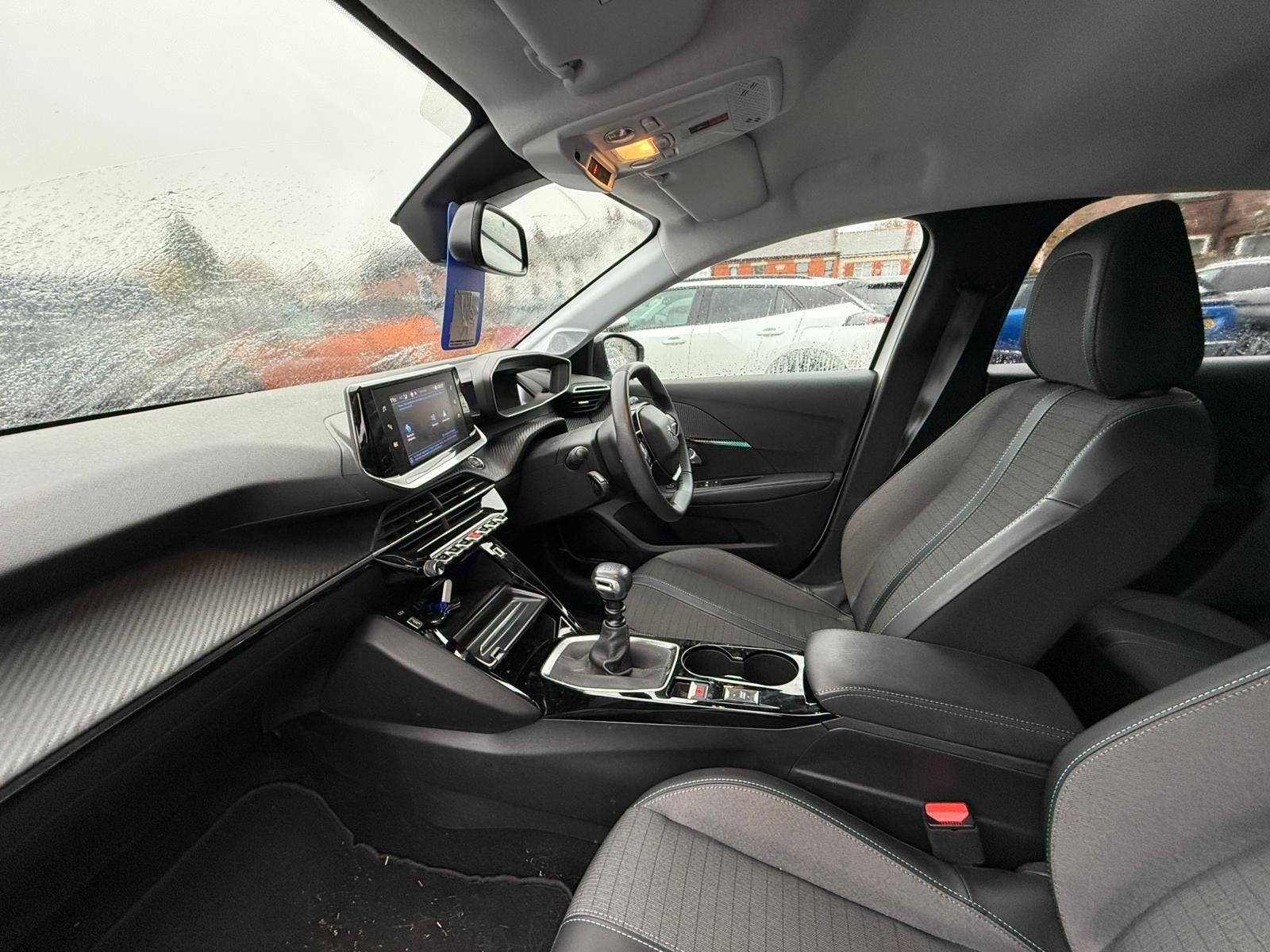 Main listing image - Peugeot 208