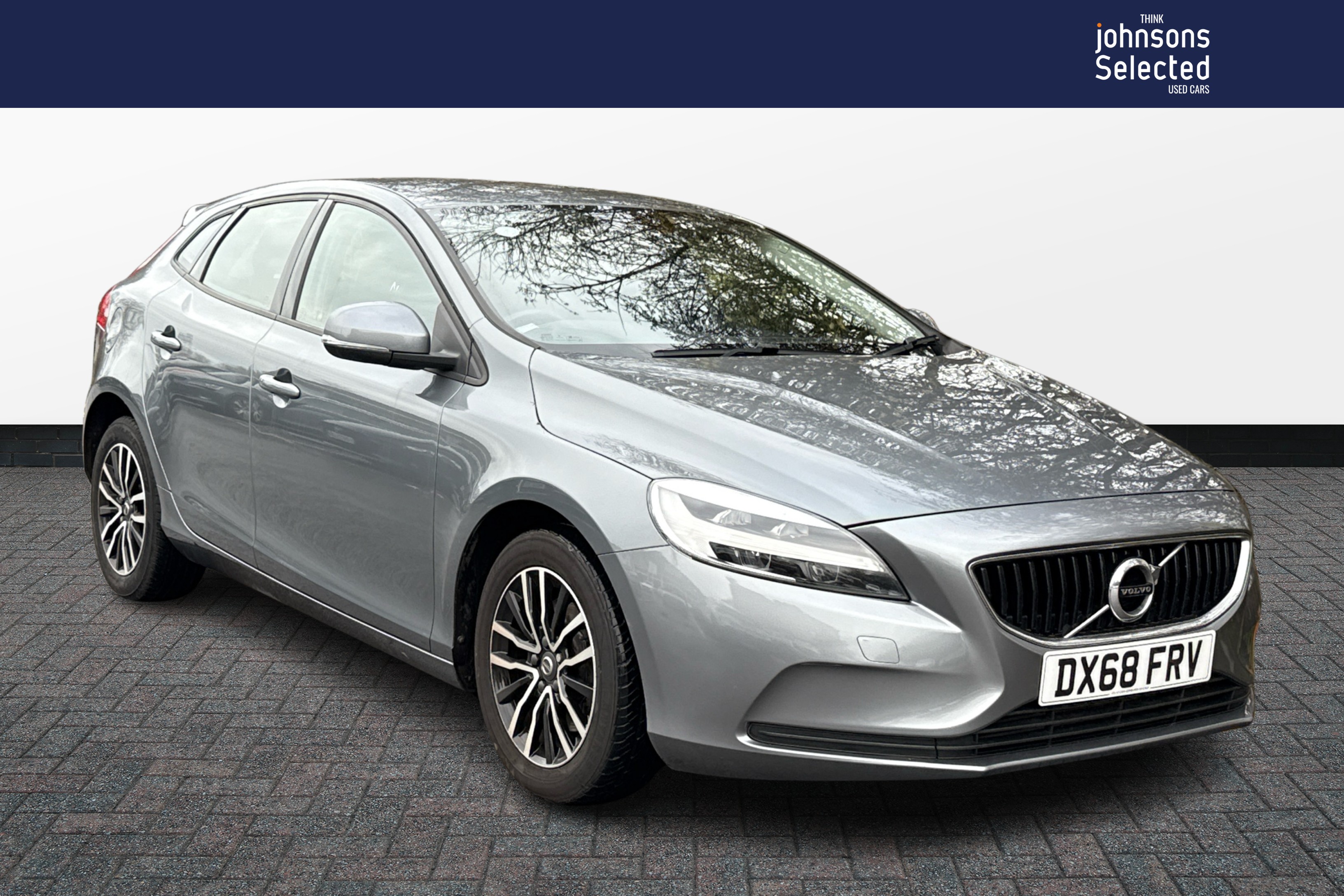 Main listing image - Volvo V40